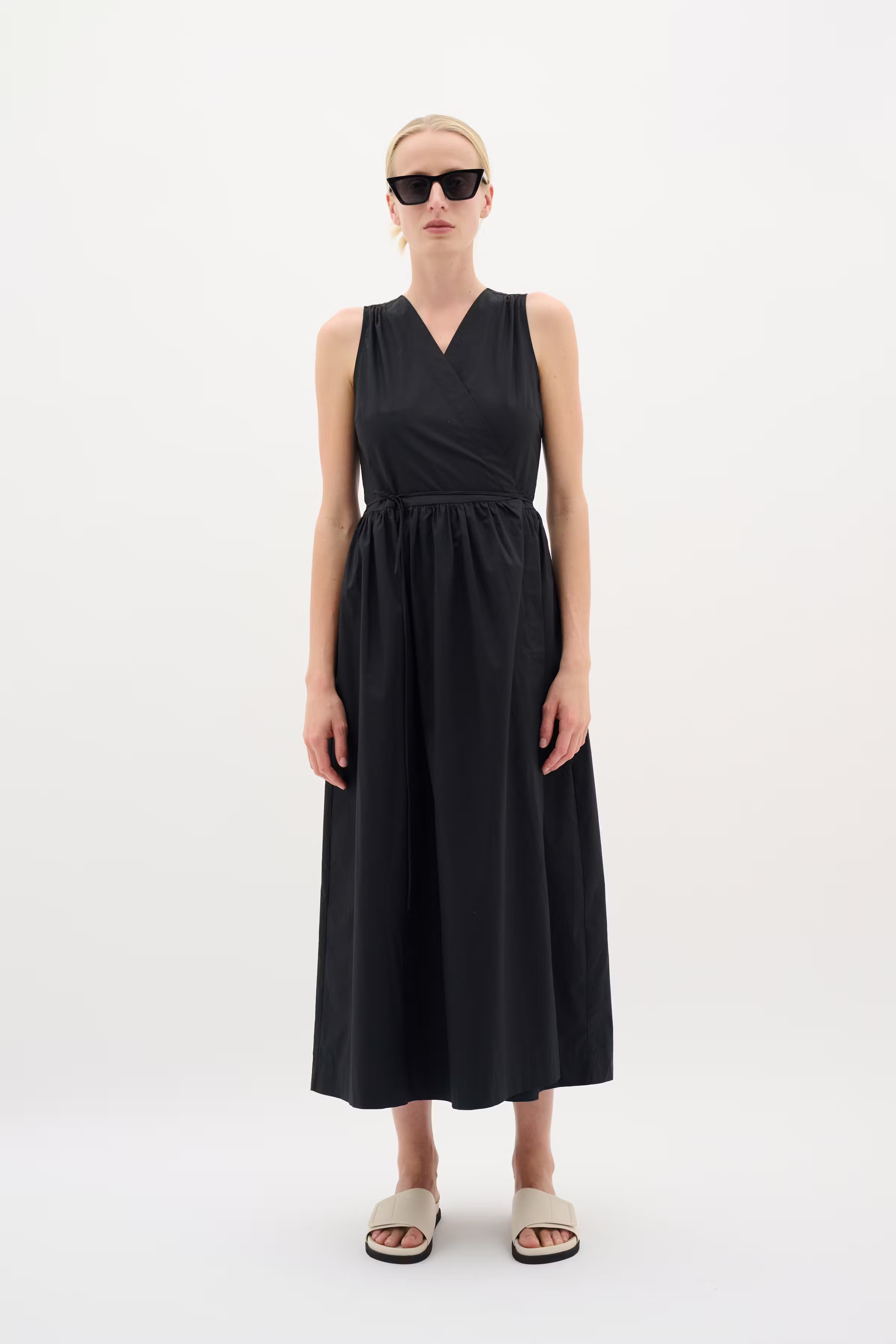 KennaIW Poplin wrap Kjole LOOKBOOK FRONT 30110535-194008