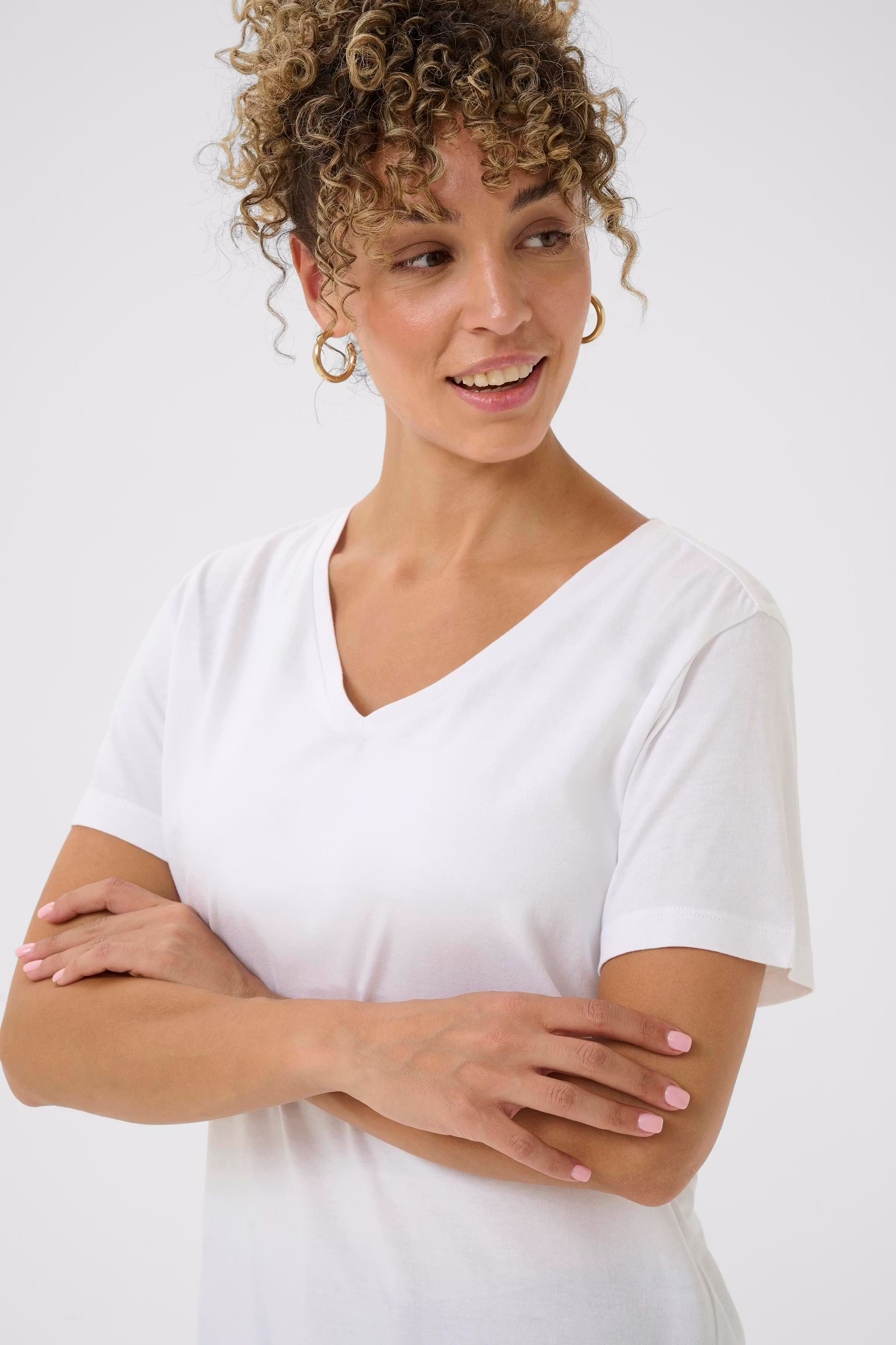 CRnaia v-neck T-shirt

 LOOKBOOK DETAIL 10604508-60034