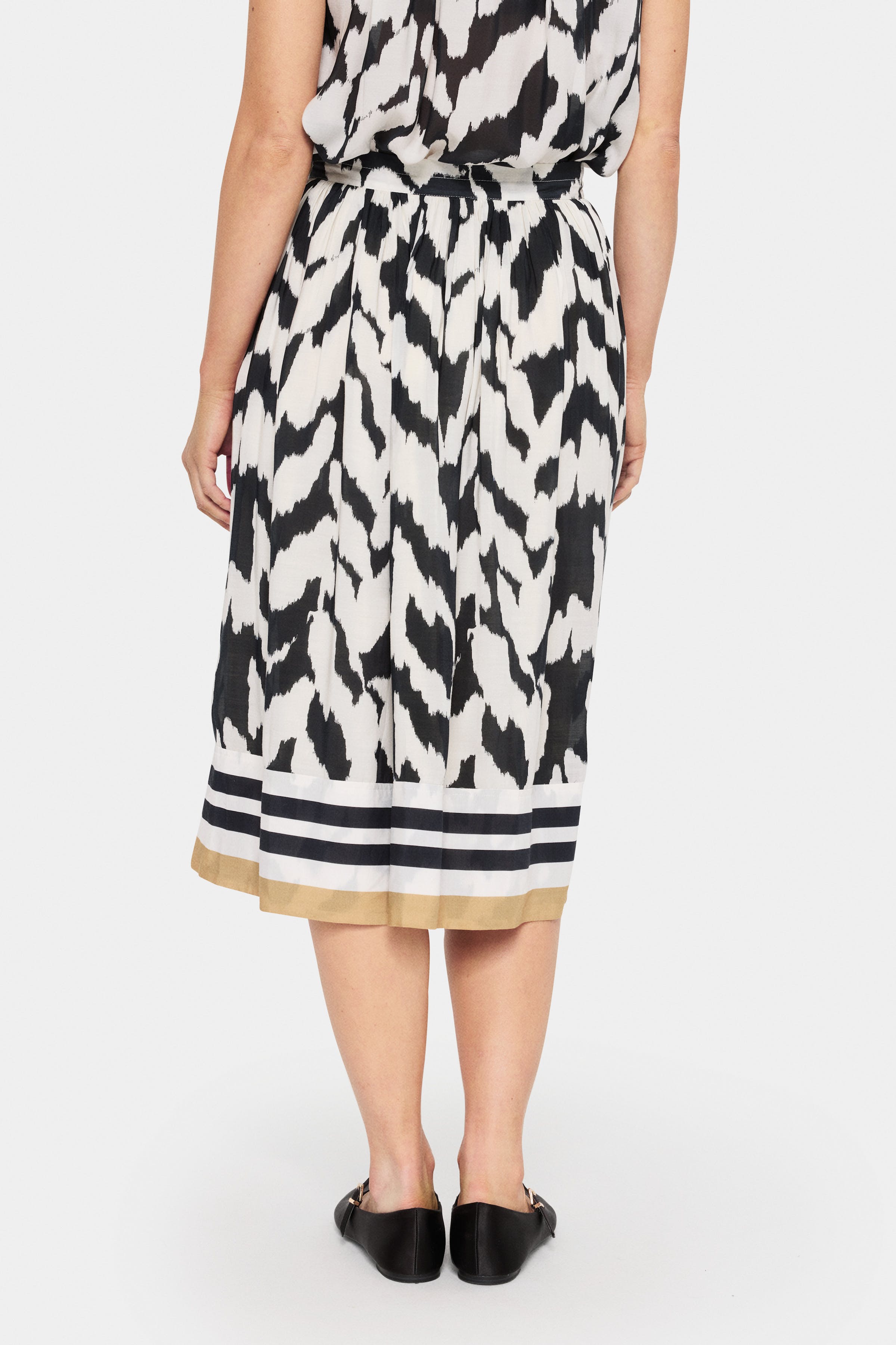 KelsieSZ Rock LOOKBOOK BACK 30514097-303735