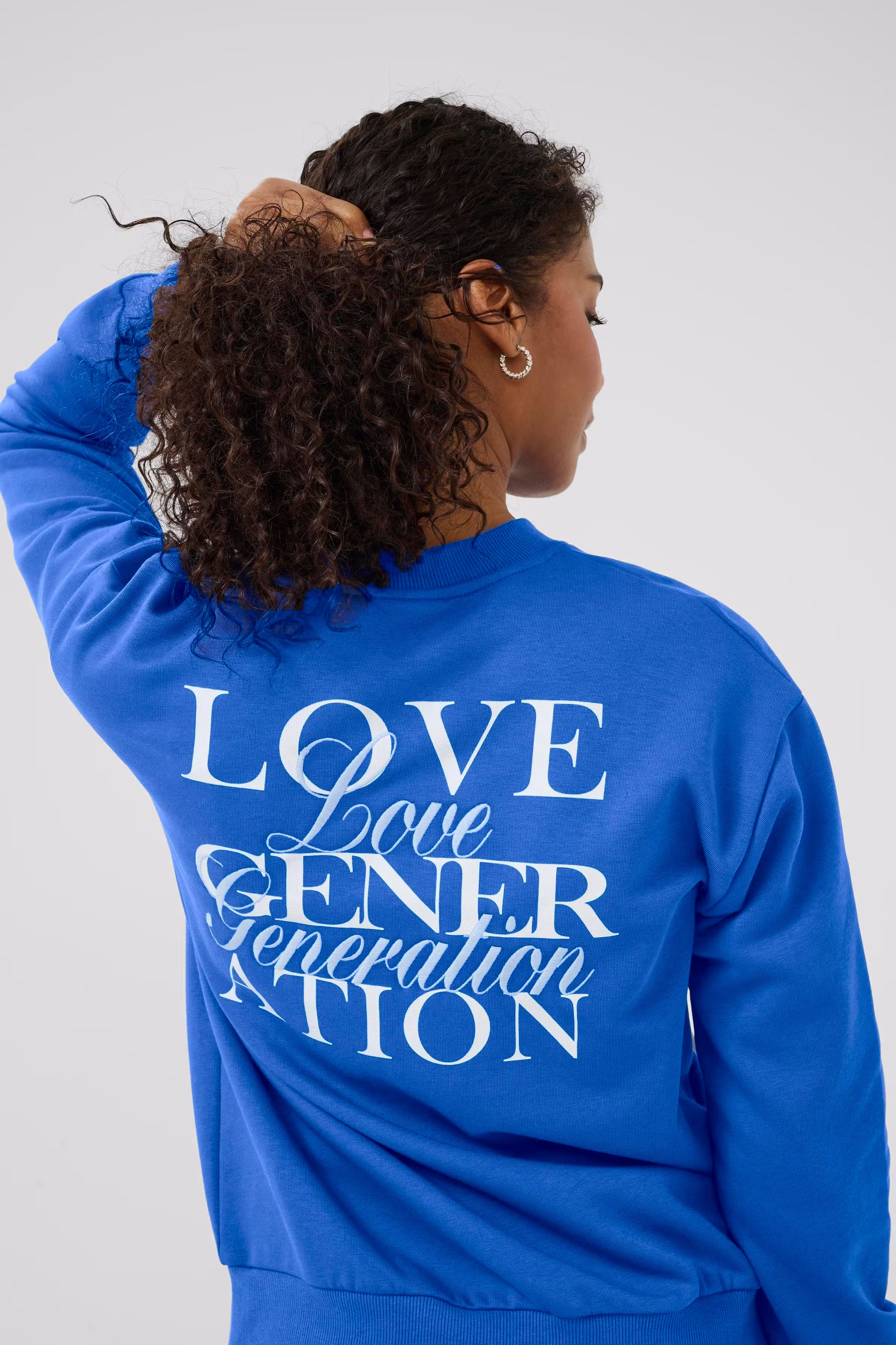 KAberta Sweatshirt LOOKBOOK DETAIL 10510216-193952