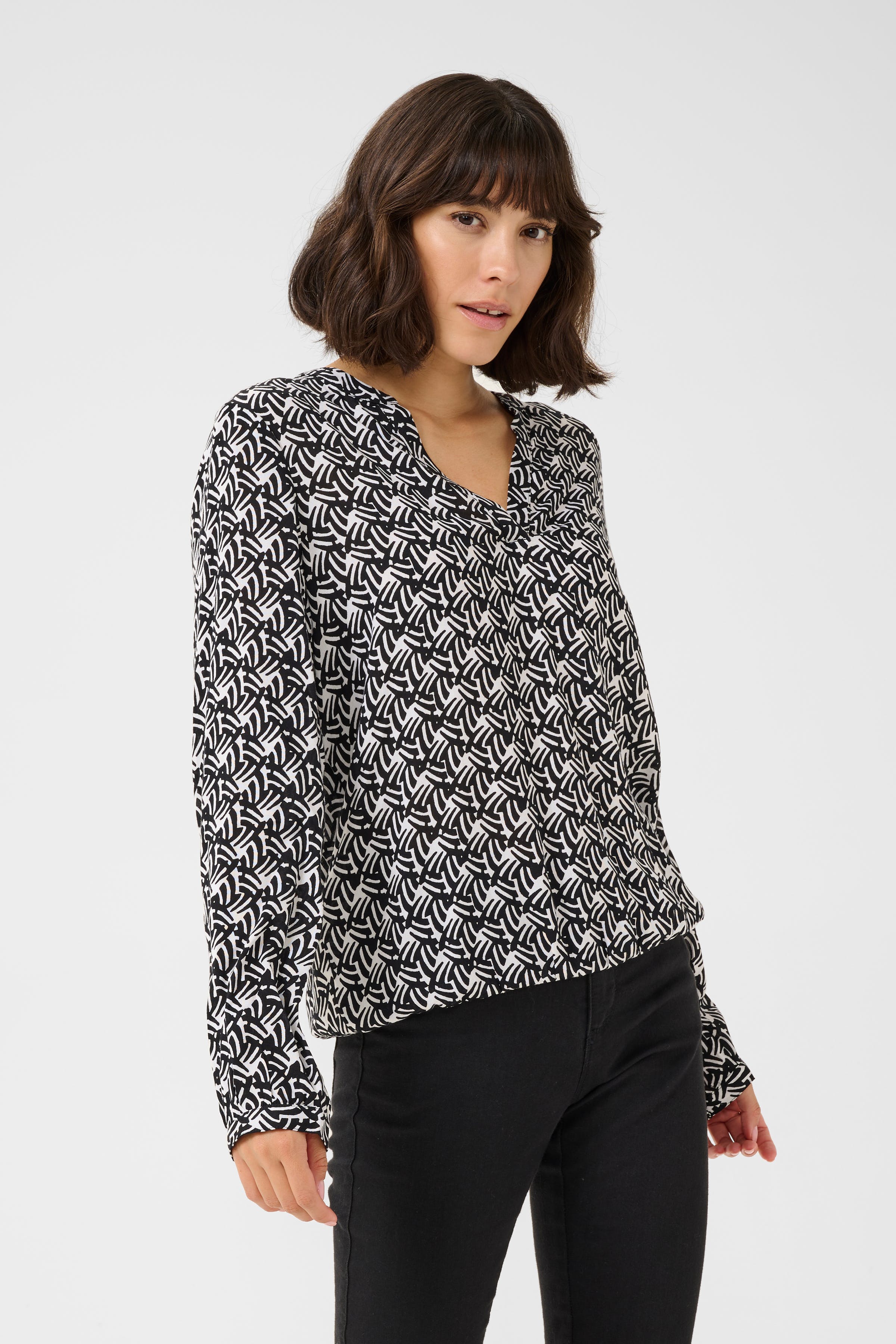 KAditte Top LOOKBOOK FRONT 10507919-107090