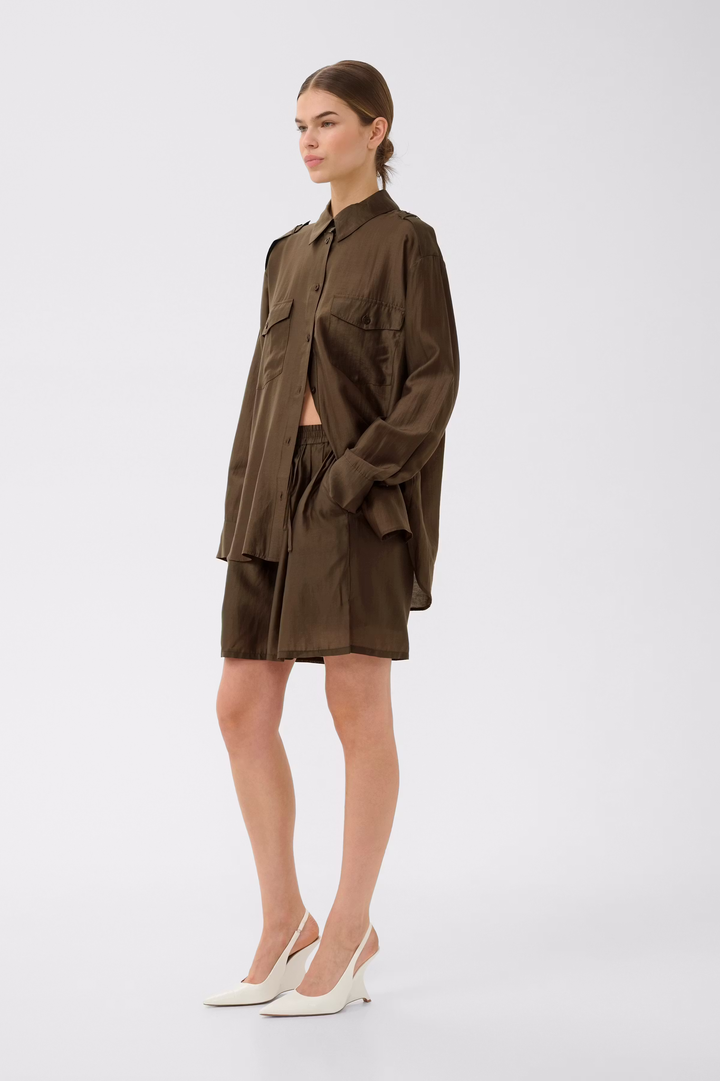 GZsiora Shorts LOOKBOOK FRONT 10911173-190916