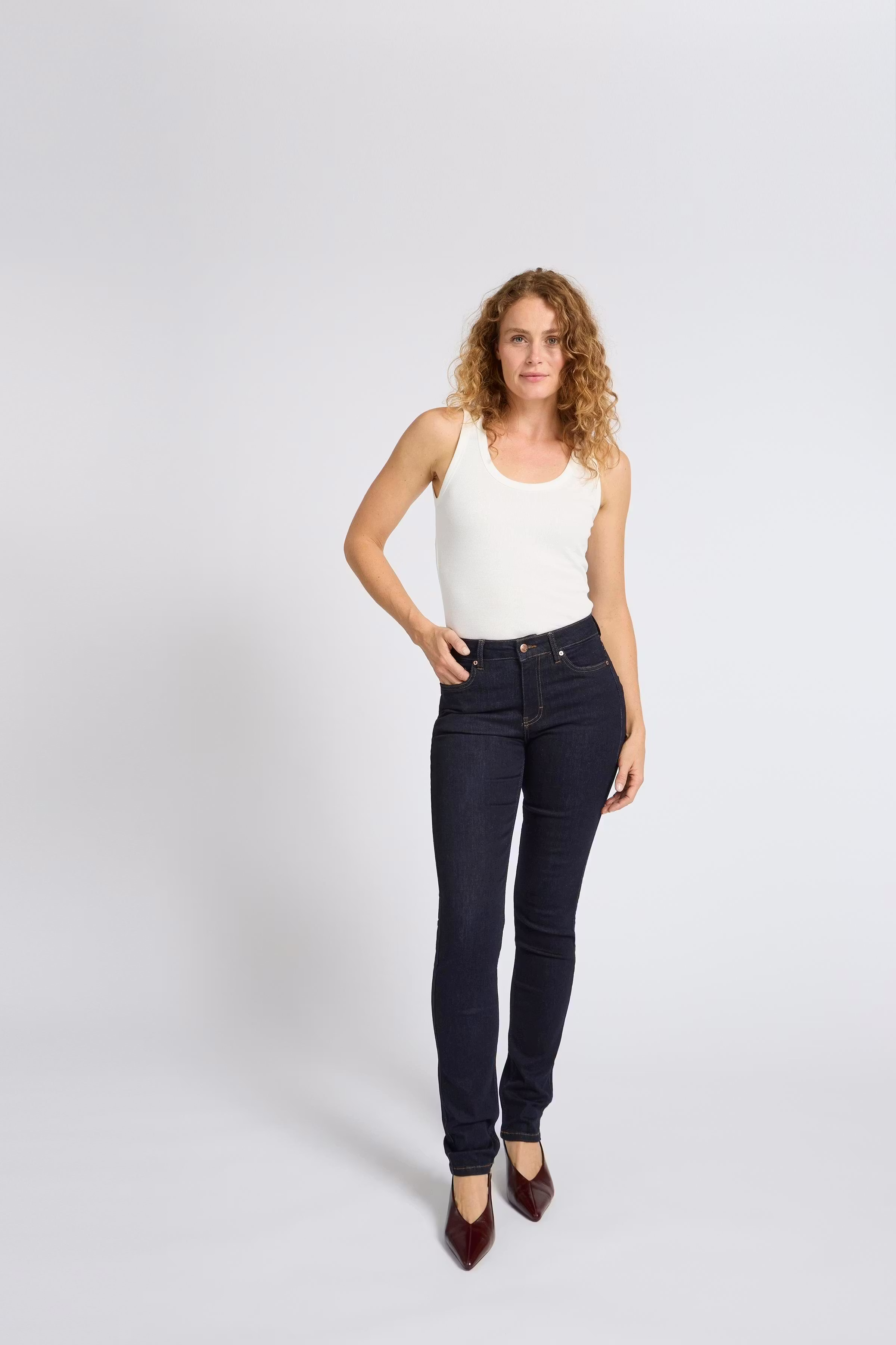 PZEMMA HW Jeans Medium Straight Leg LOCATION NONE 50206336-202124