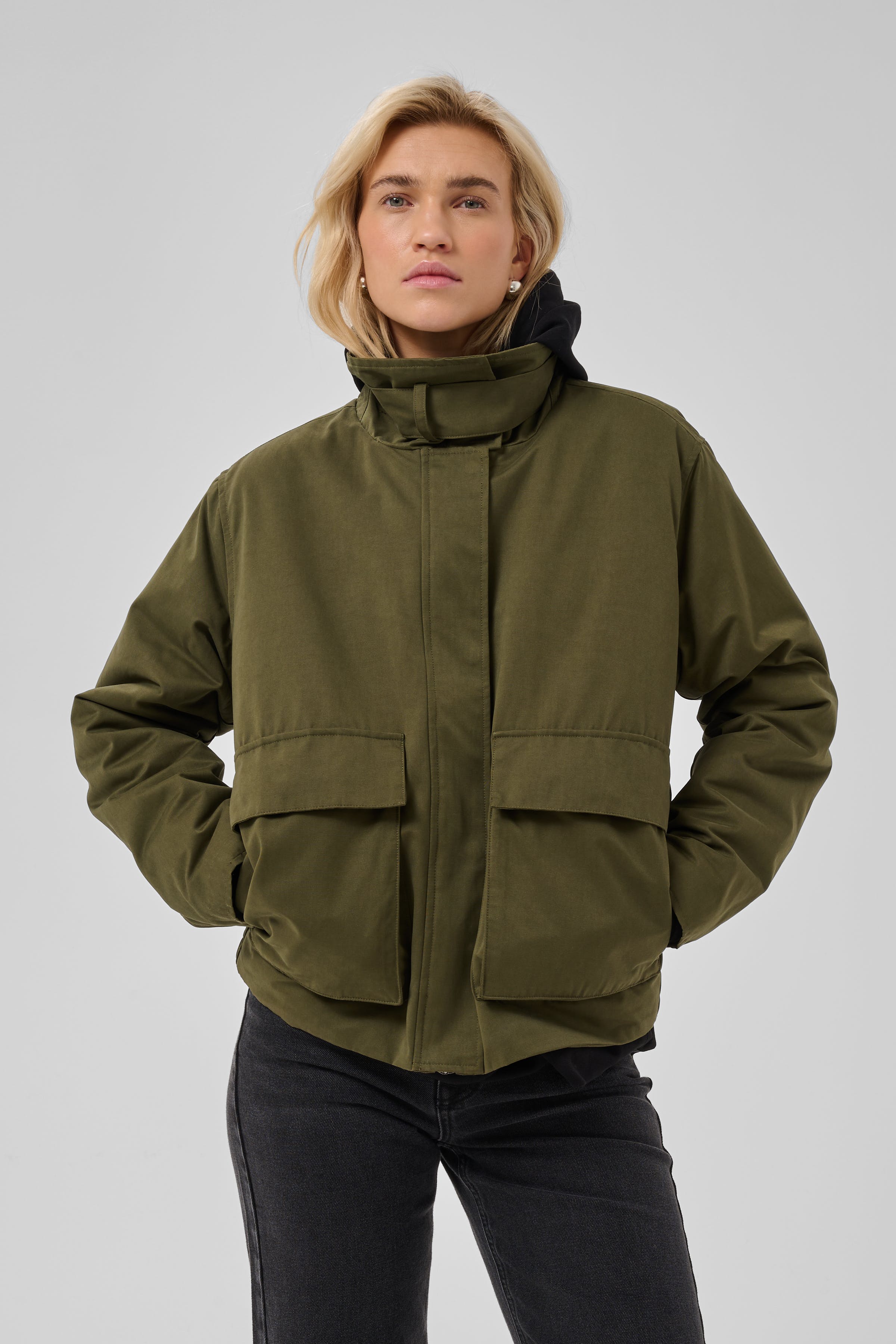 MWLyon Ytterplagg LOOKBOOK FRONT 10705604-190515