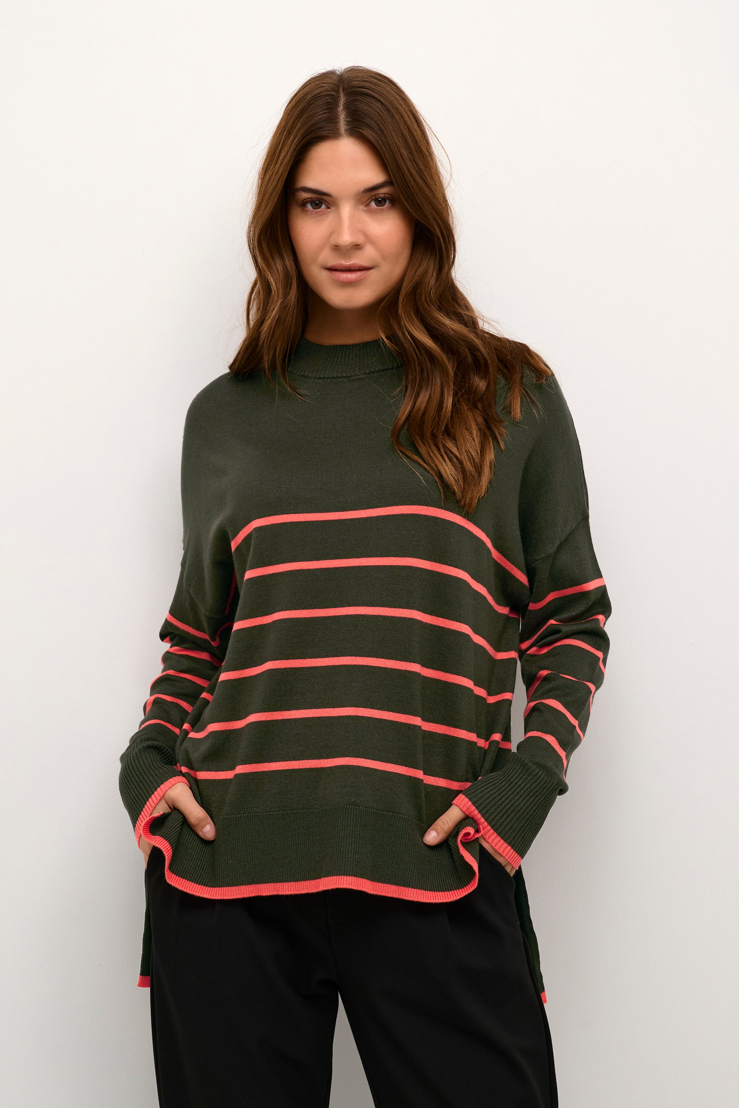 BPalona Pullover LOOKBOOK FRONT 10590386-104071B