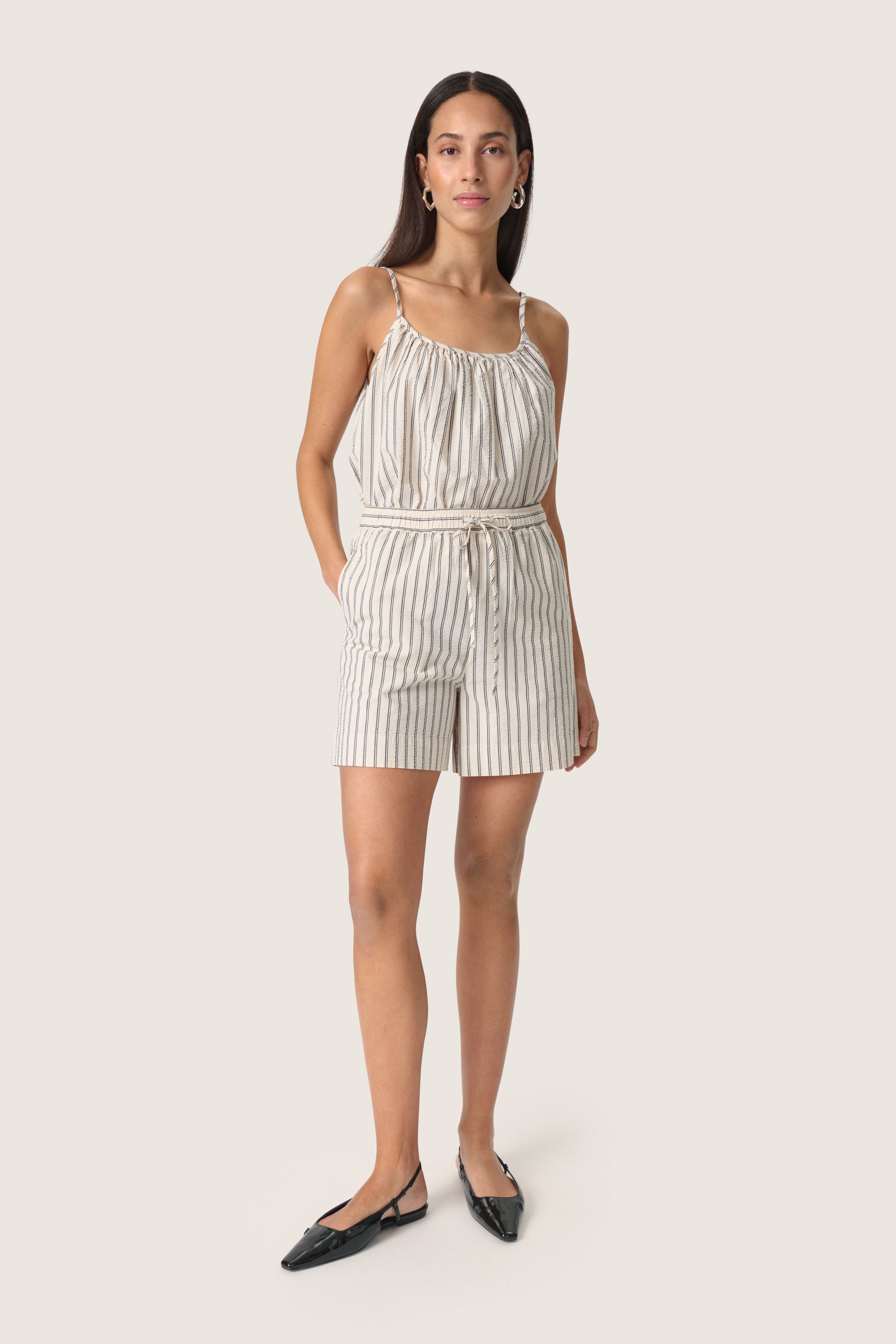 SLAnvitte Shorts LOOKBOOK FRONT 30408470-303927