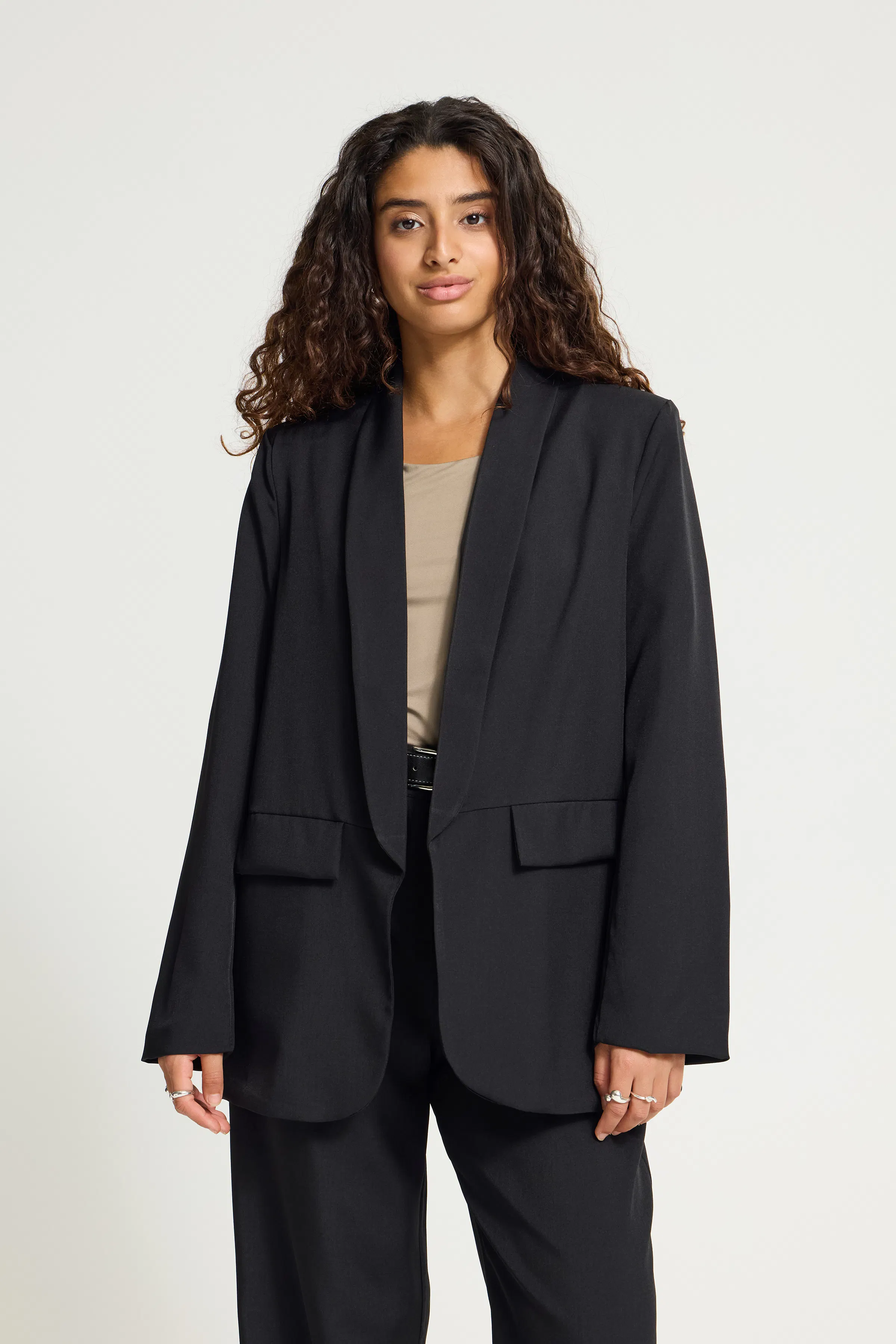 SBXGLORIUS Blazer LOOKBOOK FRONT 22101225-190303