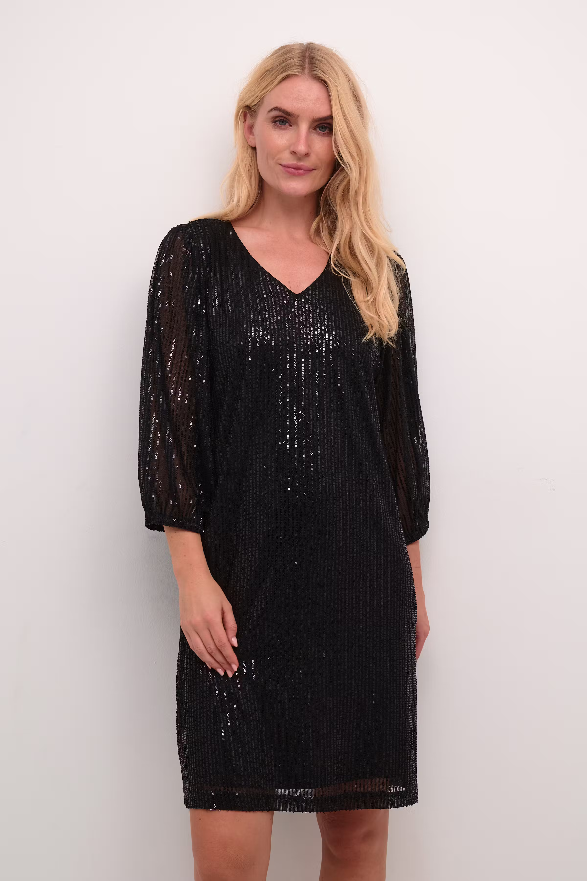 KAbolette Sequin dress LOOKBOOK FRONT 10507999-100121
