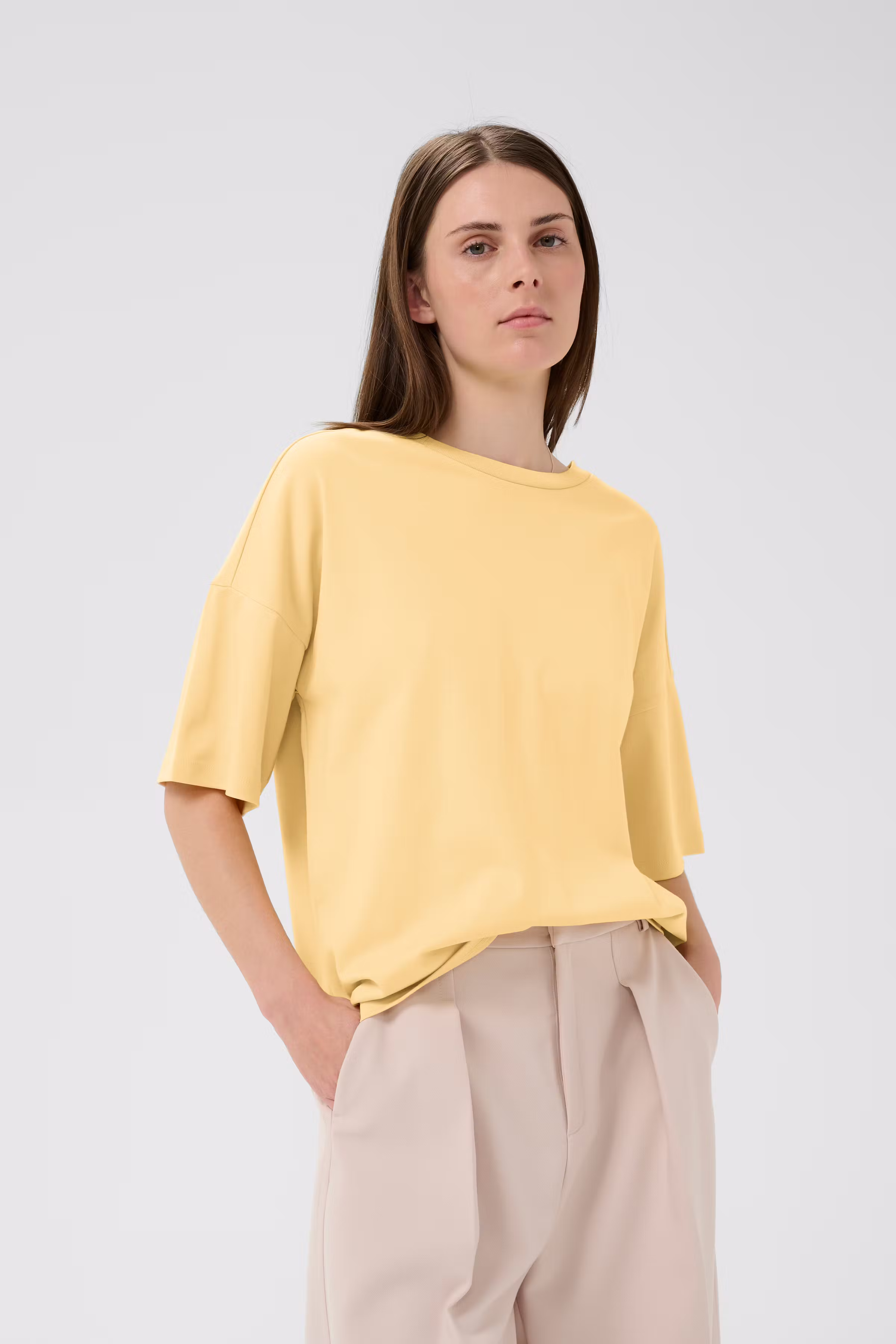 SOPHIEIW BOXY T-shirt LOOKBOOK FRONT 30112445-130916