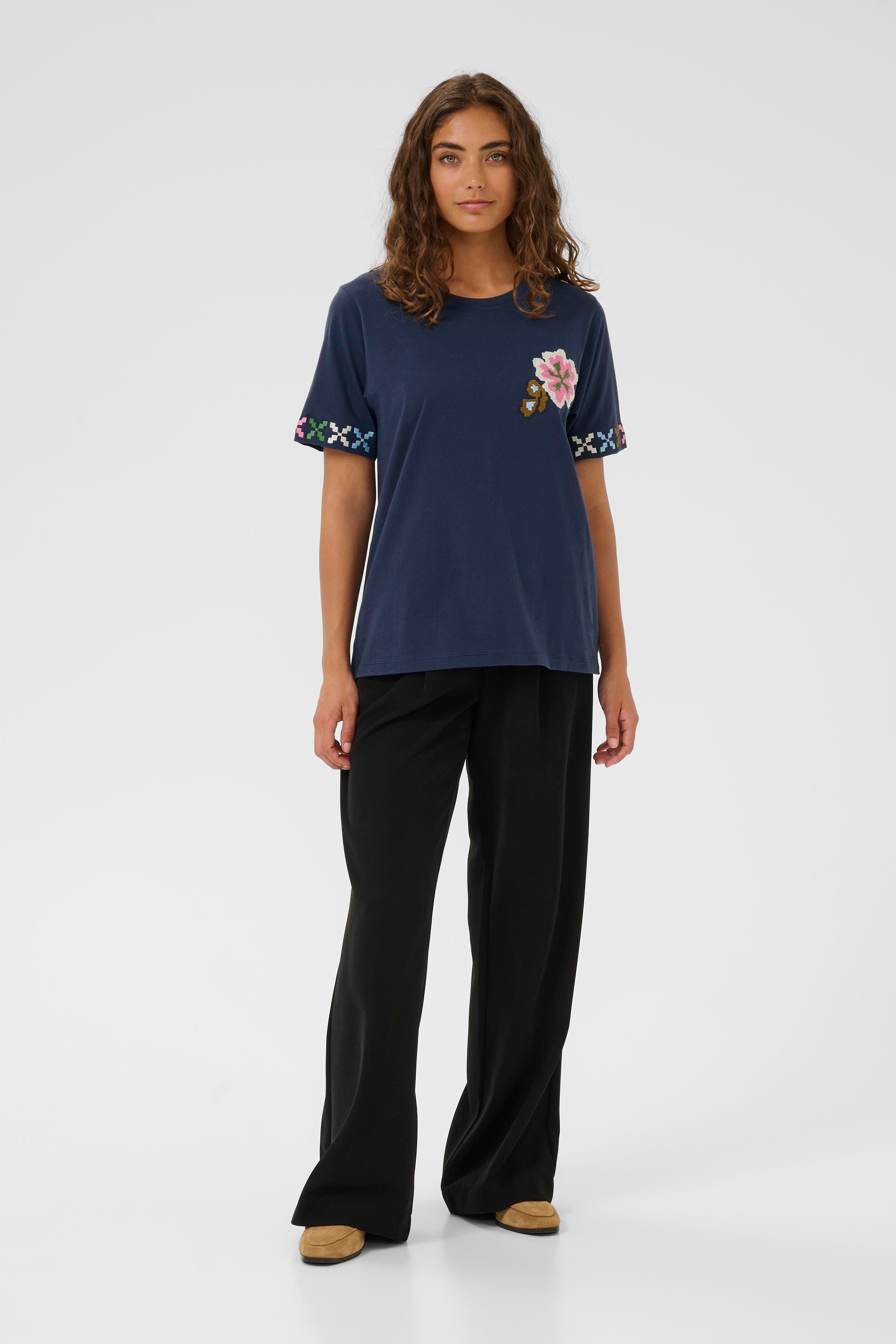 CUbama T-shirt with embroidery LOOKBOOK FRONT 50112733-194024