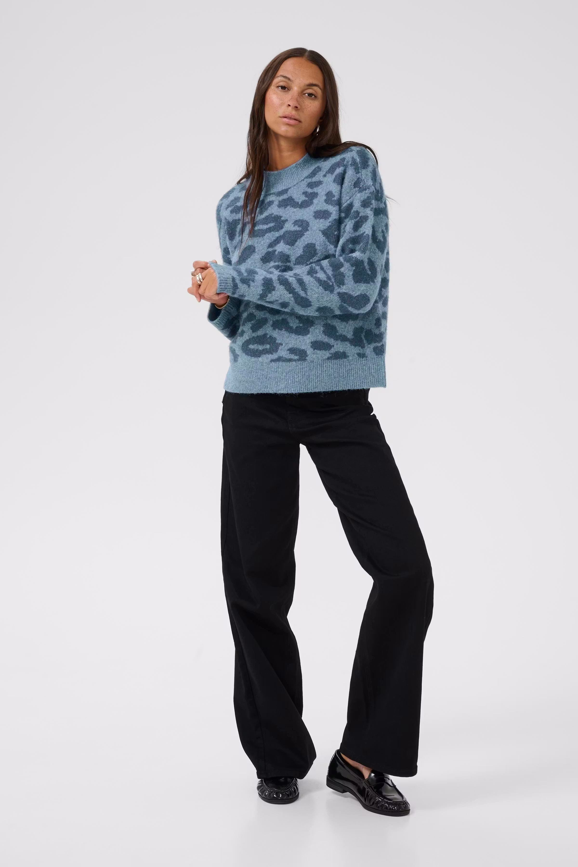 KAsandra Pullover LOOKBOOK FRONT 10511193-108395