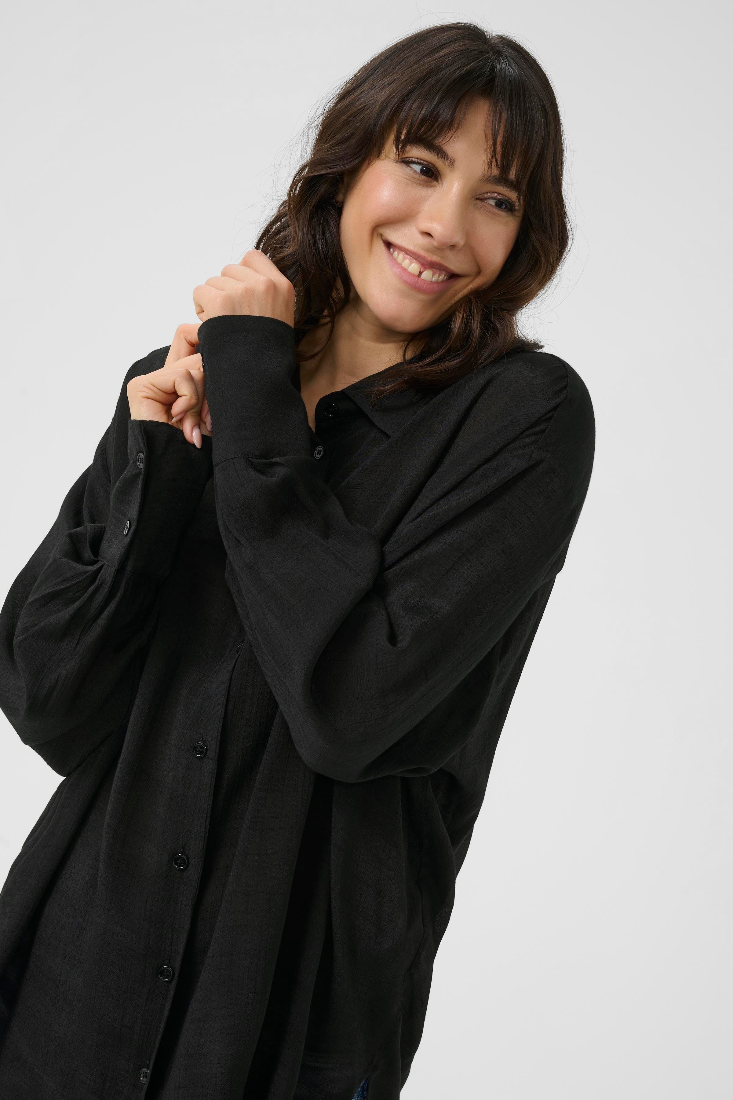 KAanja Shirt LOOKBOOK DETAIL 10510071-100121