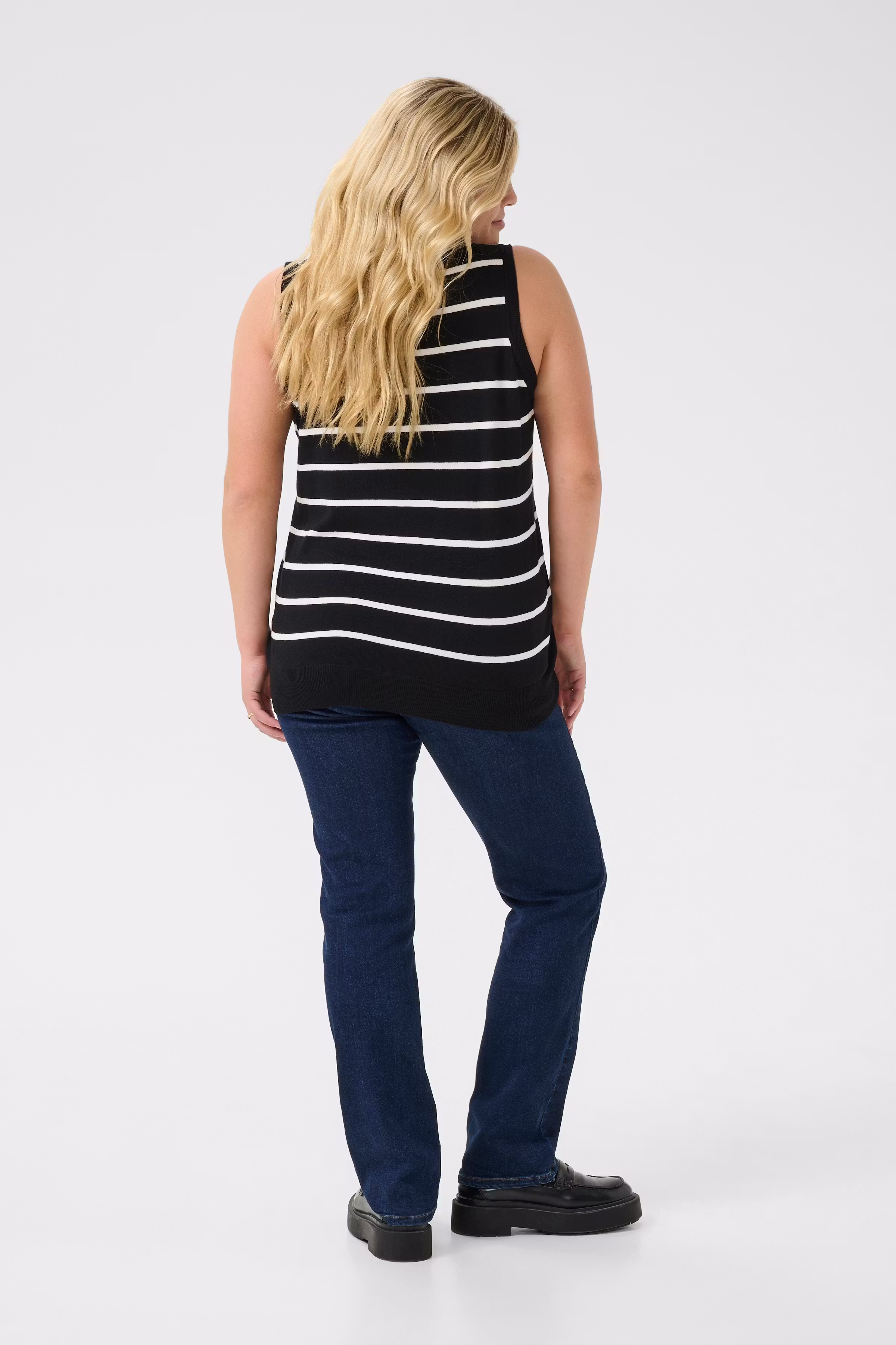 KClizzy Pullover LOOKBOOK BACK 10583104-107263