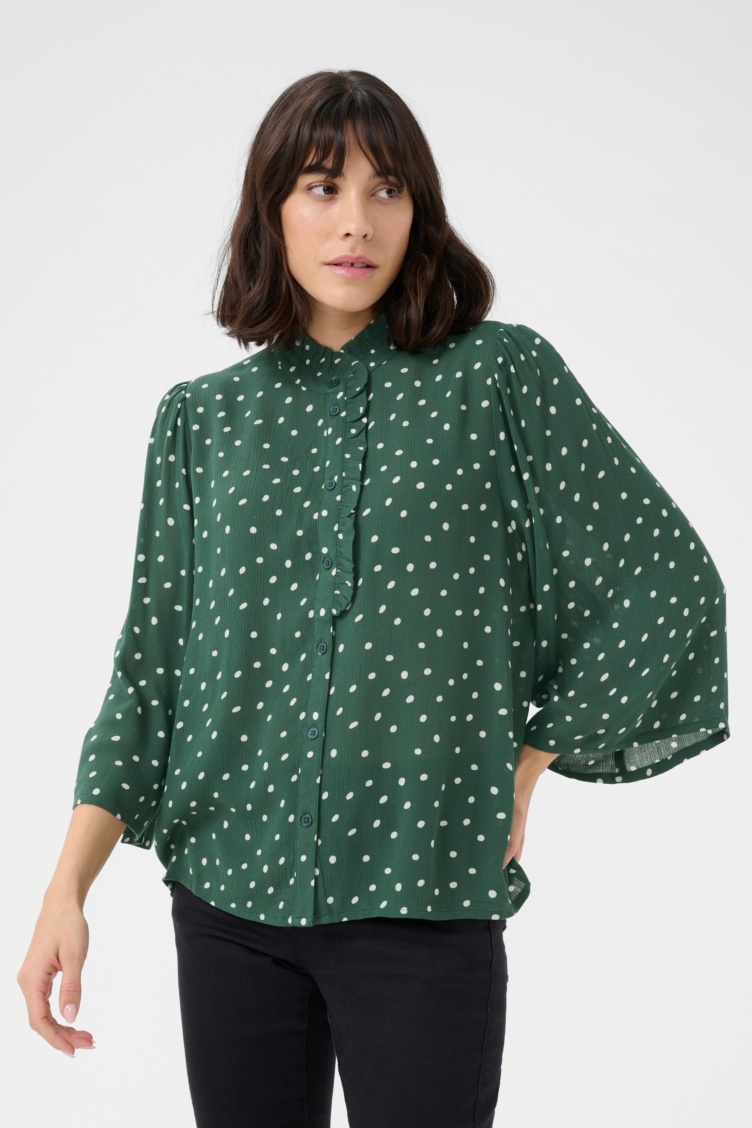 KAvinni Shirt LOOKBOOK FRONT 10510057-107159