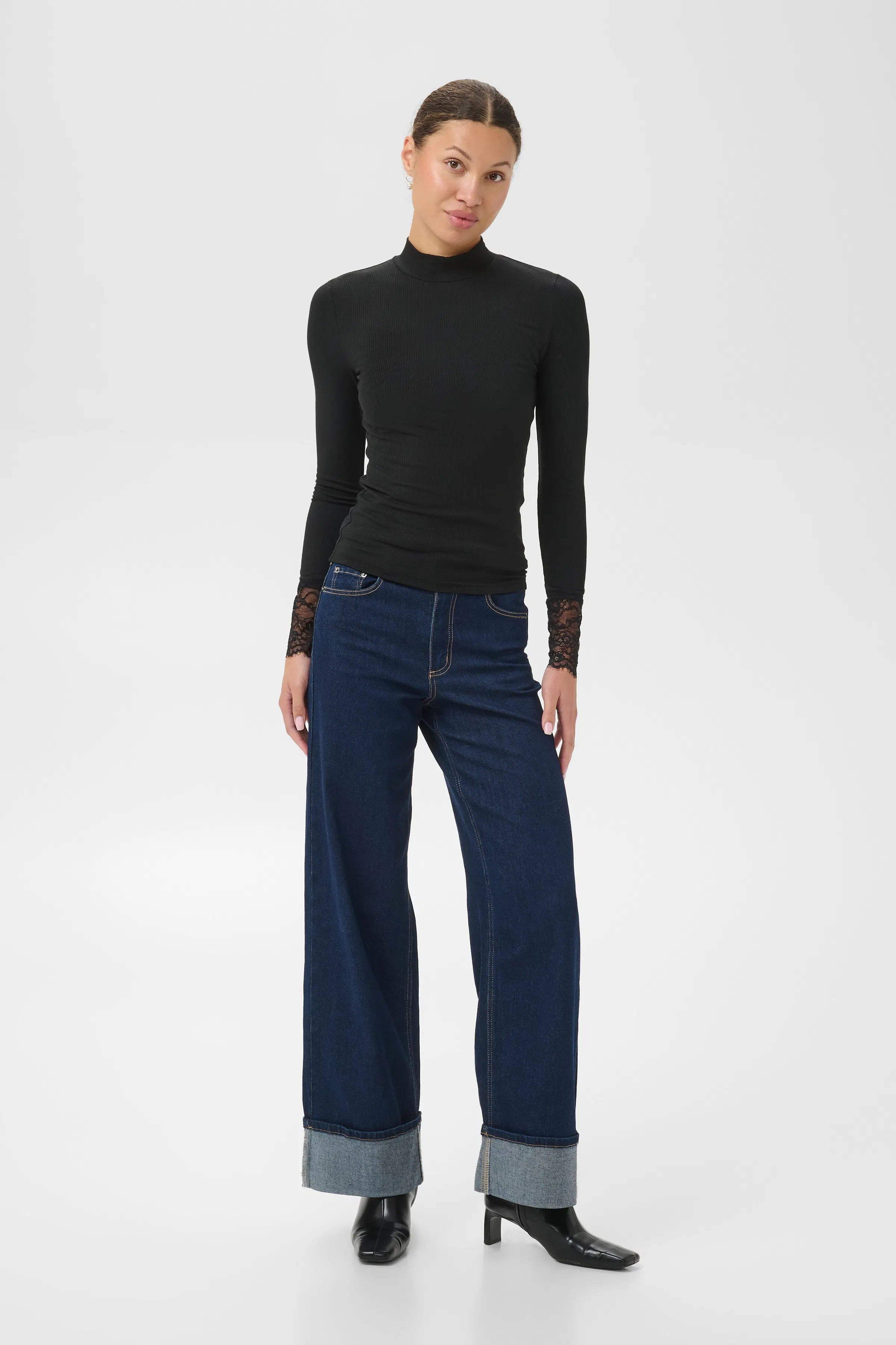 KAomi T-shirt LOOKBOOK FRONT 10511001-100121