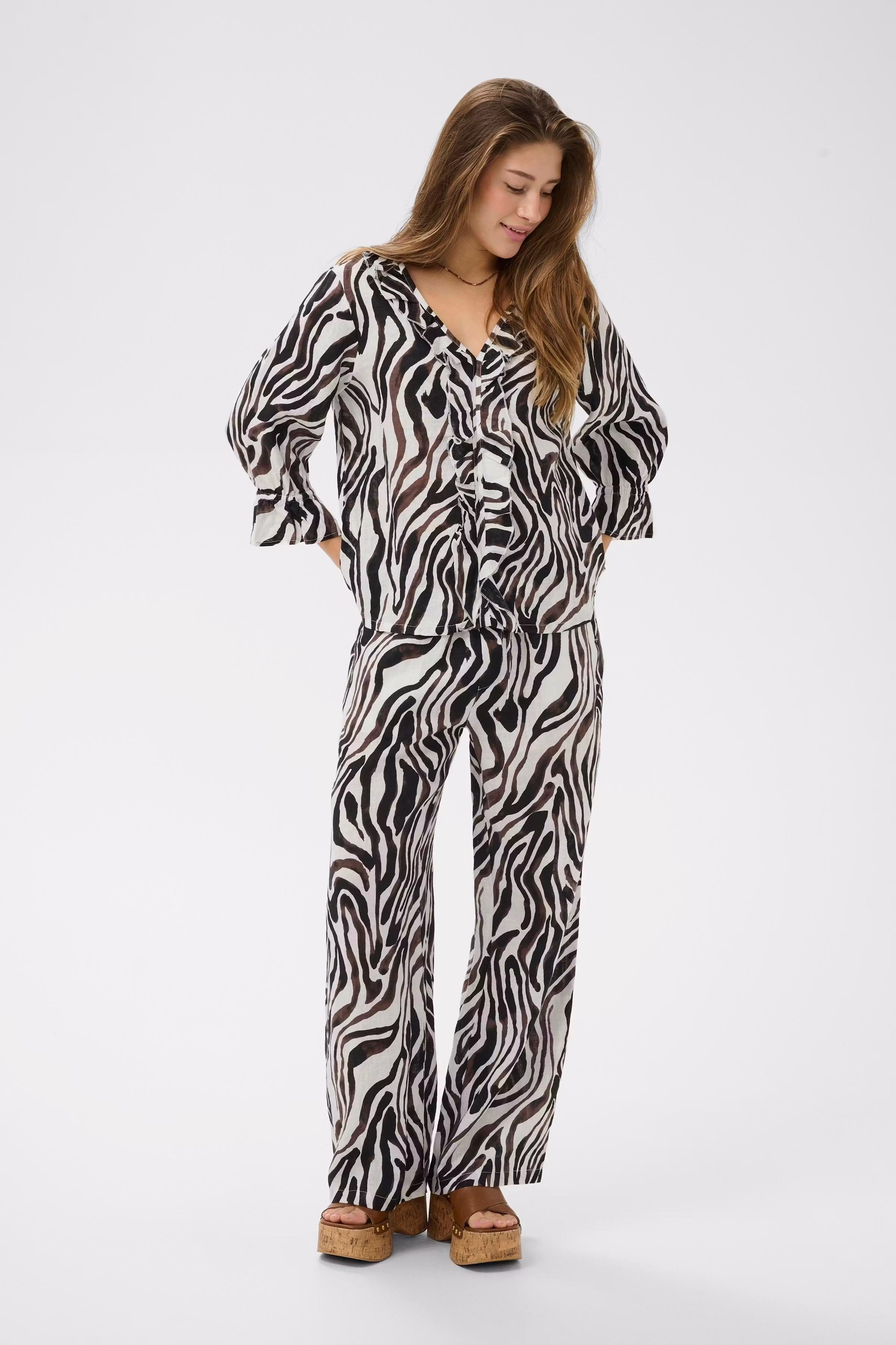 CRBellis Bluse LOOKBOOK FRONT 10614831-109051