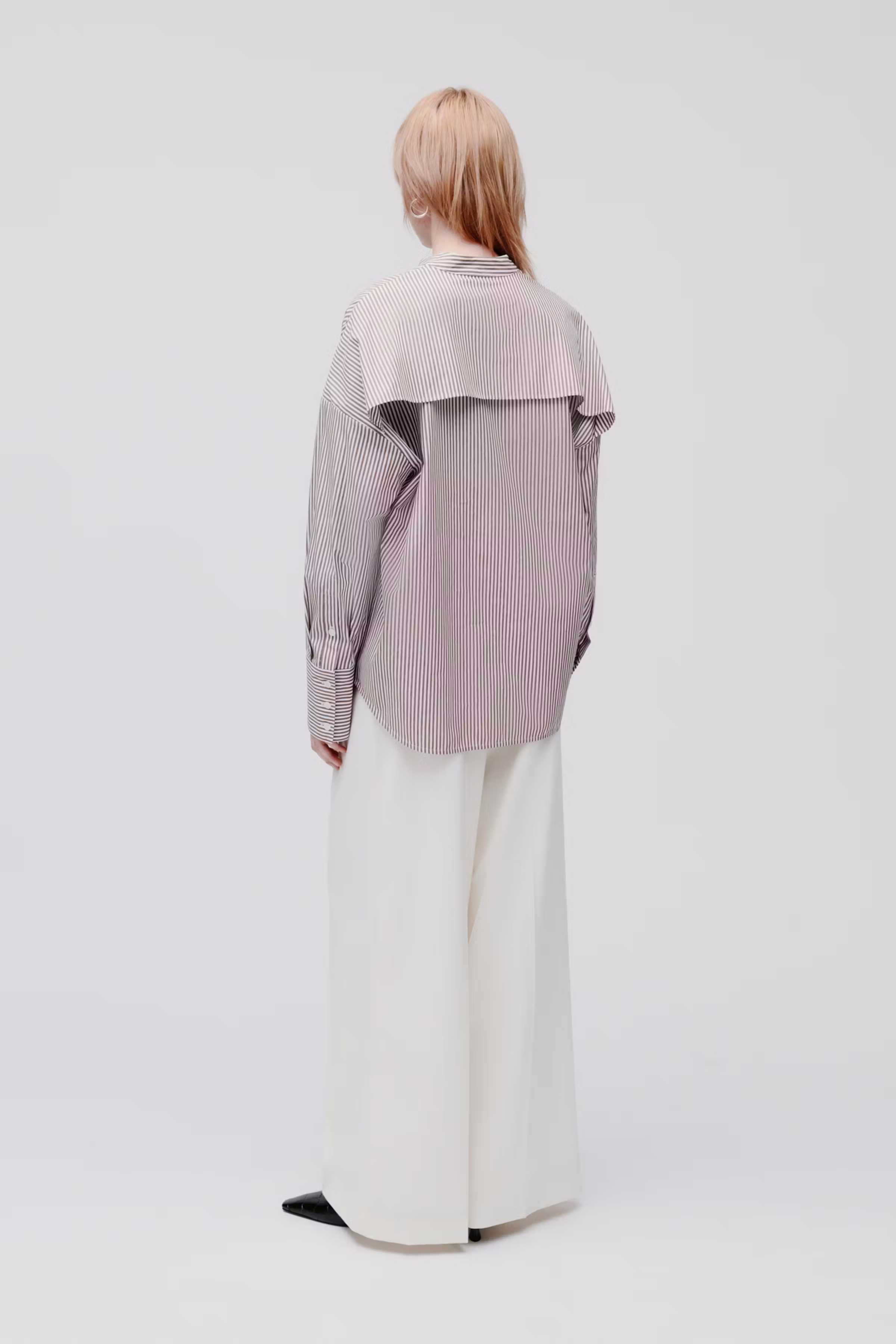 EVE BLOUSE LOOKBOOK BACK 30600492-MC2159