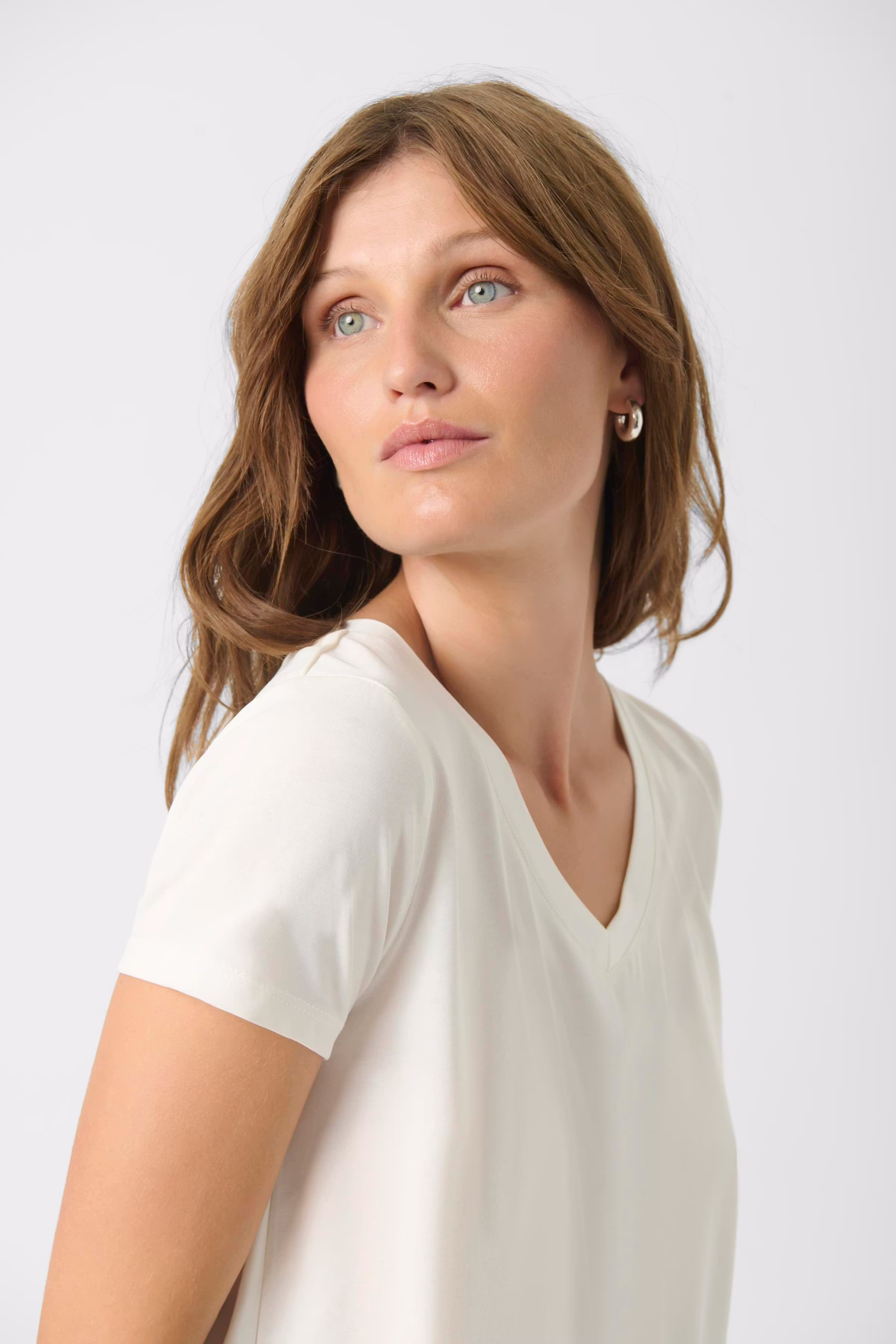 SLColumbine V-neck T-shirt LOOKBOOK DETAIL 30404284-40093