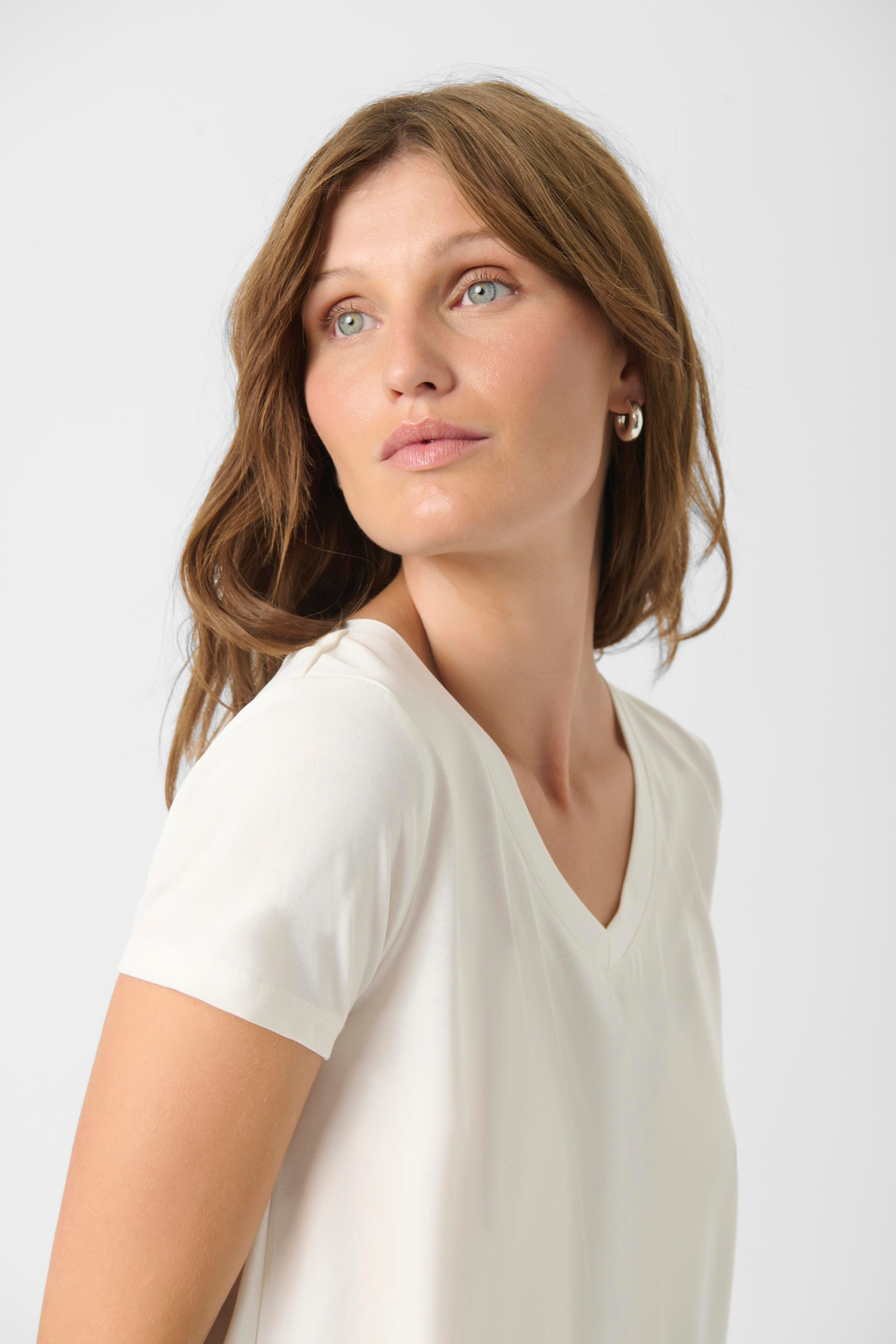 SLColumbine V-neck T-shirt LOOKBOOK DETAIL 30404284-40093