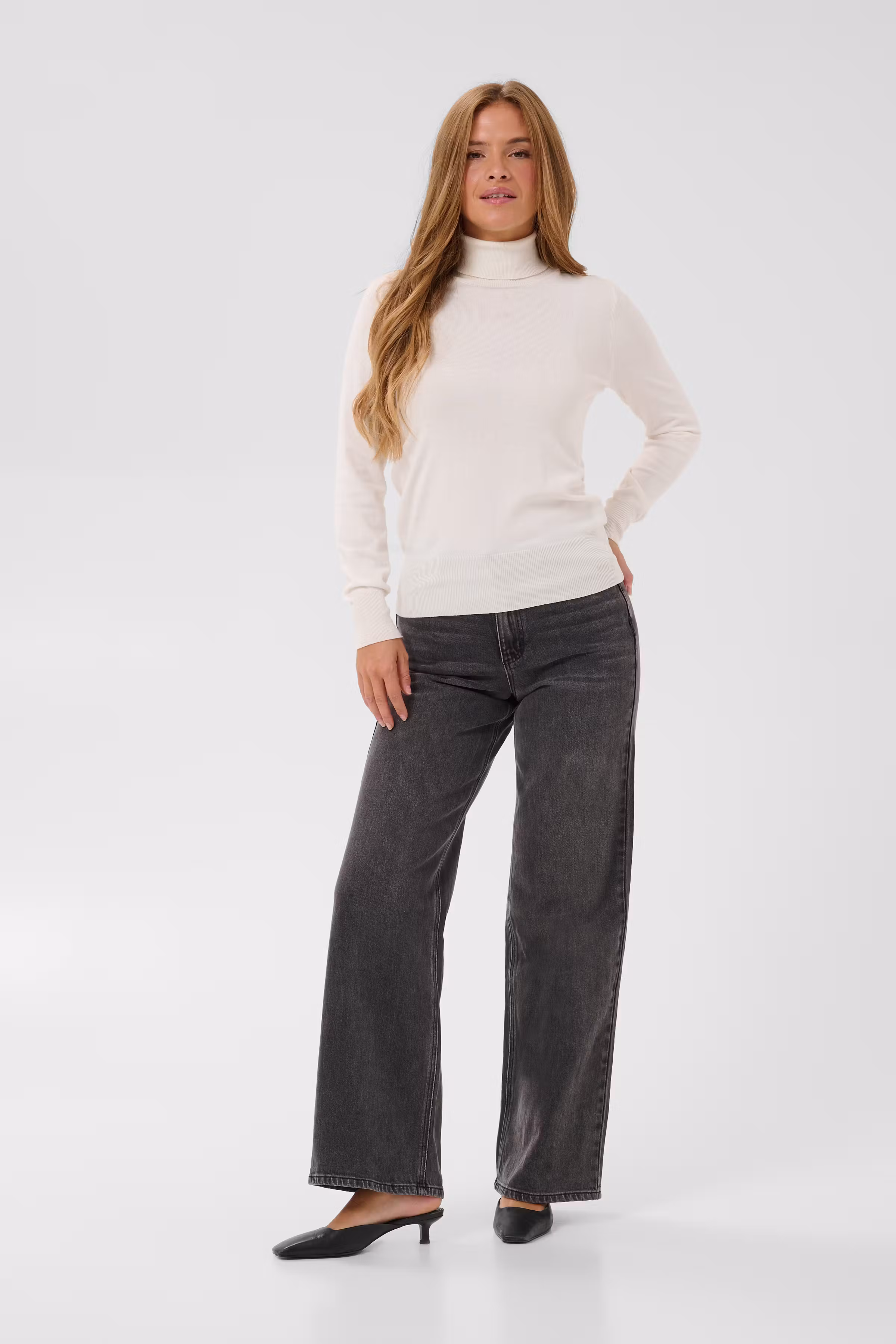 KAmeadow Straight Jeans LOOKBOOK FRONT 10510712-108531