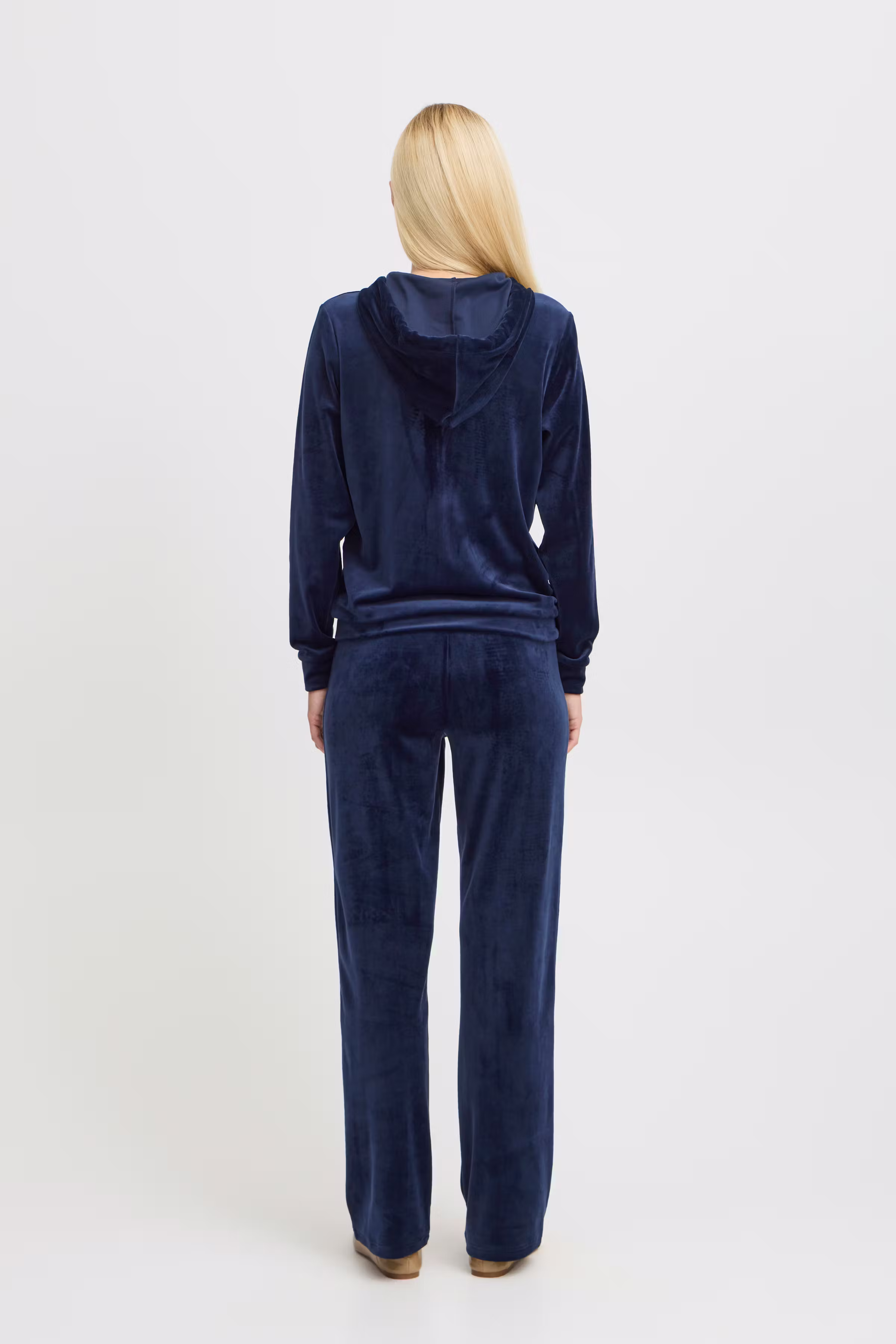 BYSTILLA Veloursett LOOKBOOK BACK 20816019-194020