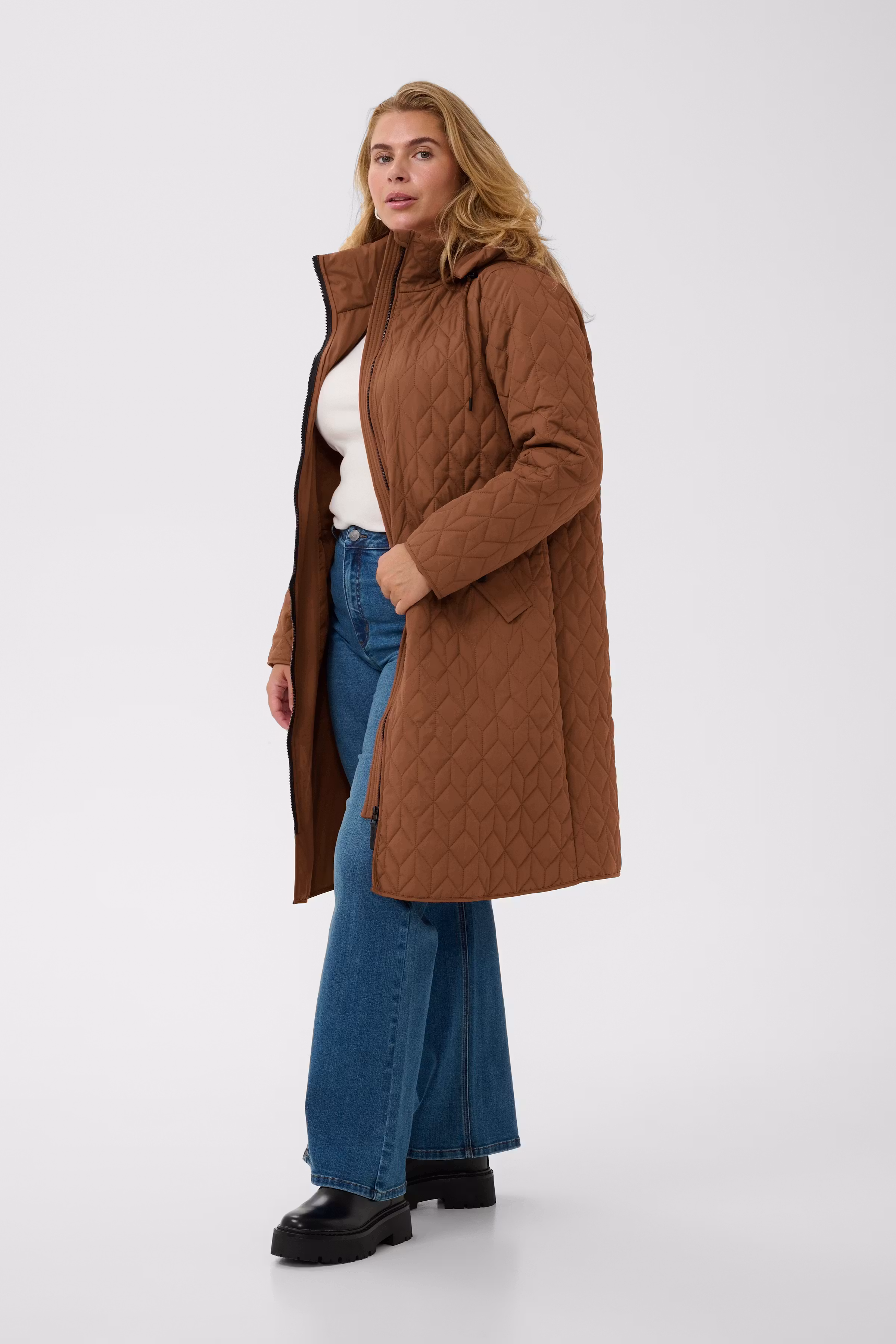 KCleina Outerwear LOOKBOOK FRONT 10583971-191230