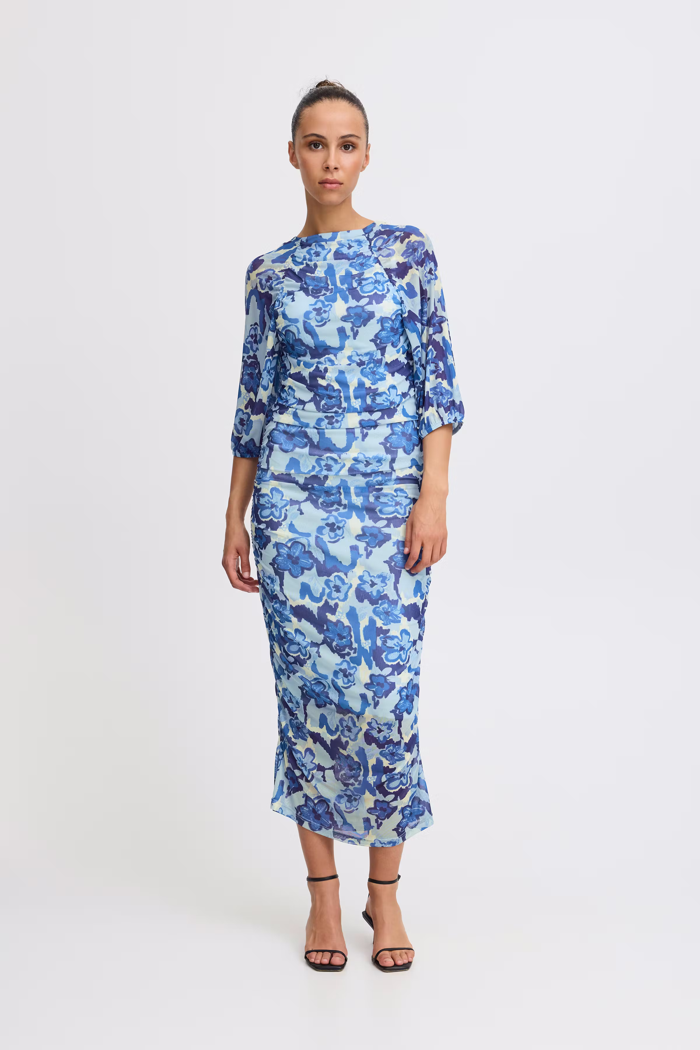 IHODESSY Robe LOOKBOOK FRONT 20121907-203771