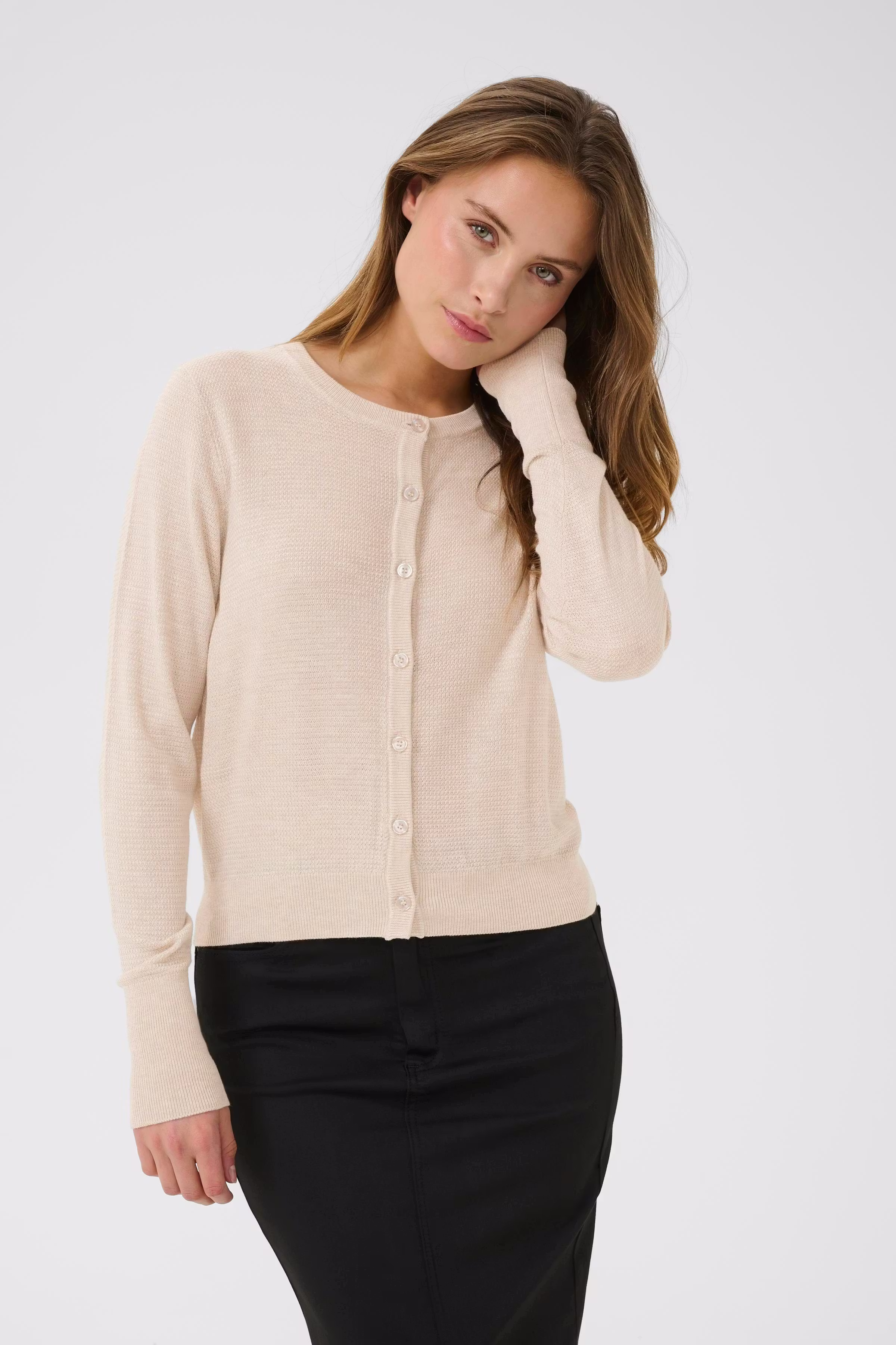 KAamalia Cardigan LOOKBOOK FRONT 10510348-106908