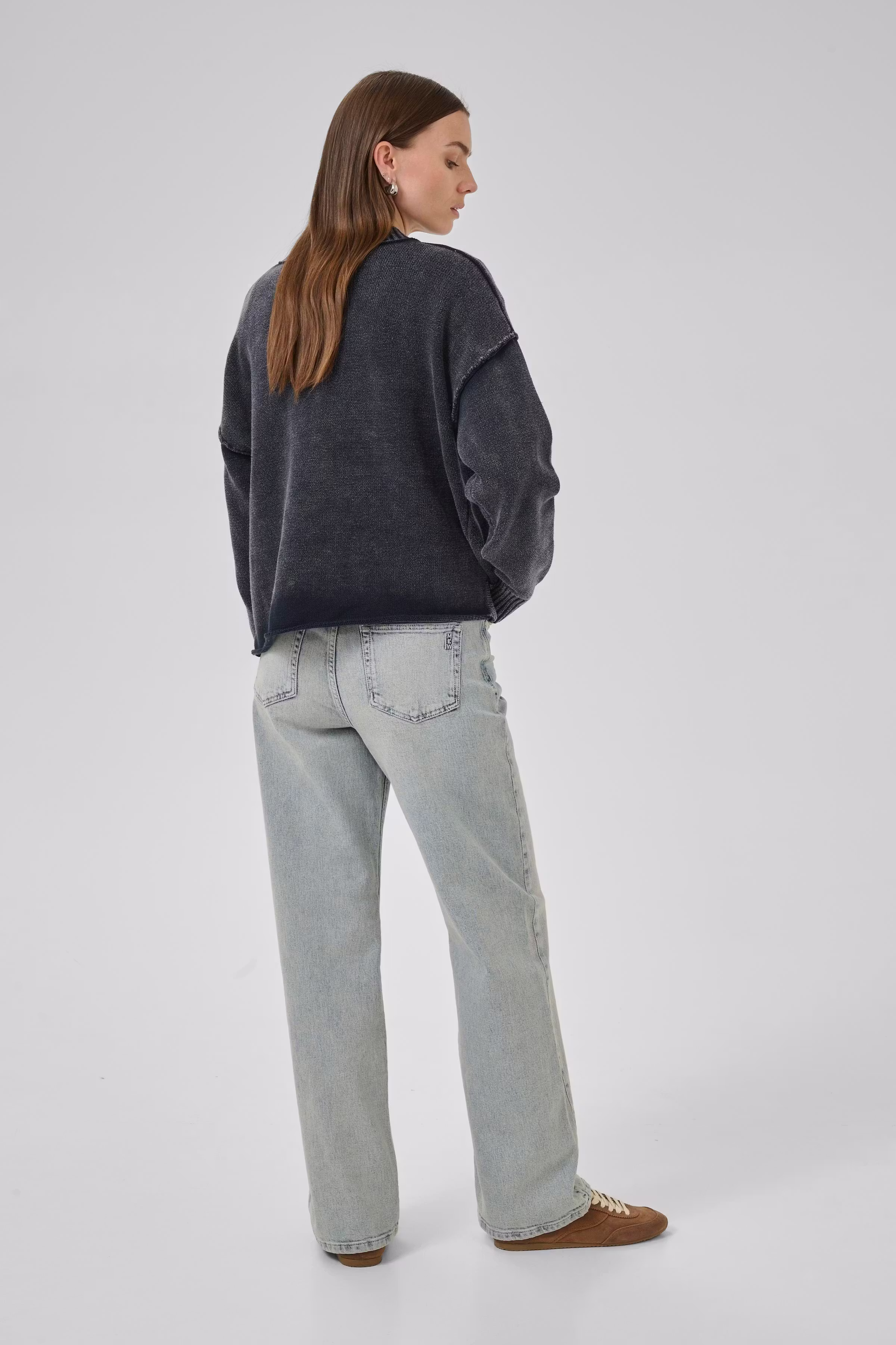 AshMW Pullover LOOKBOOK BACK 10705285-108428