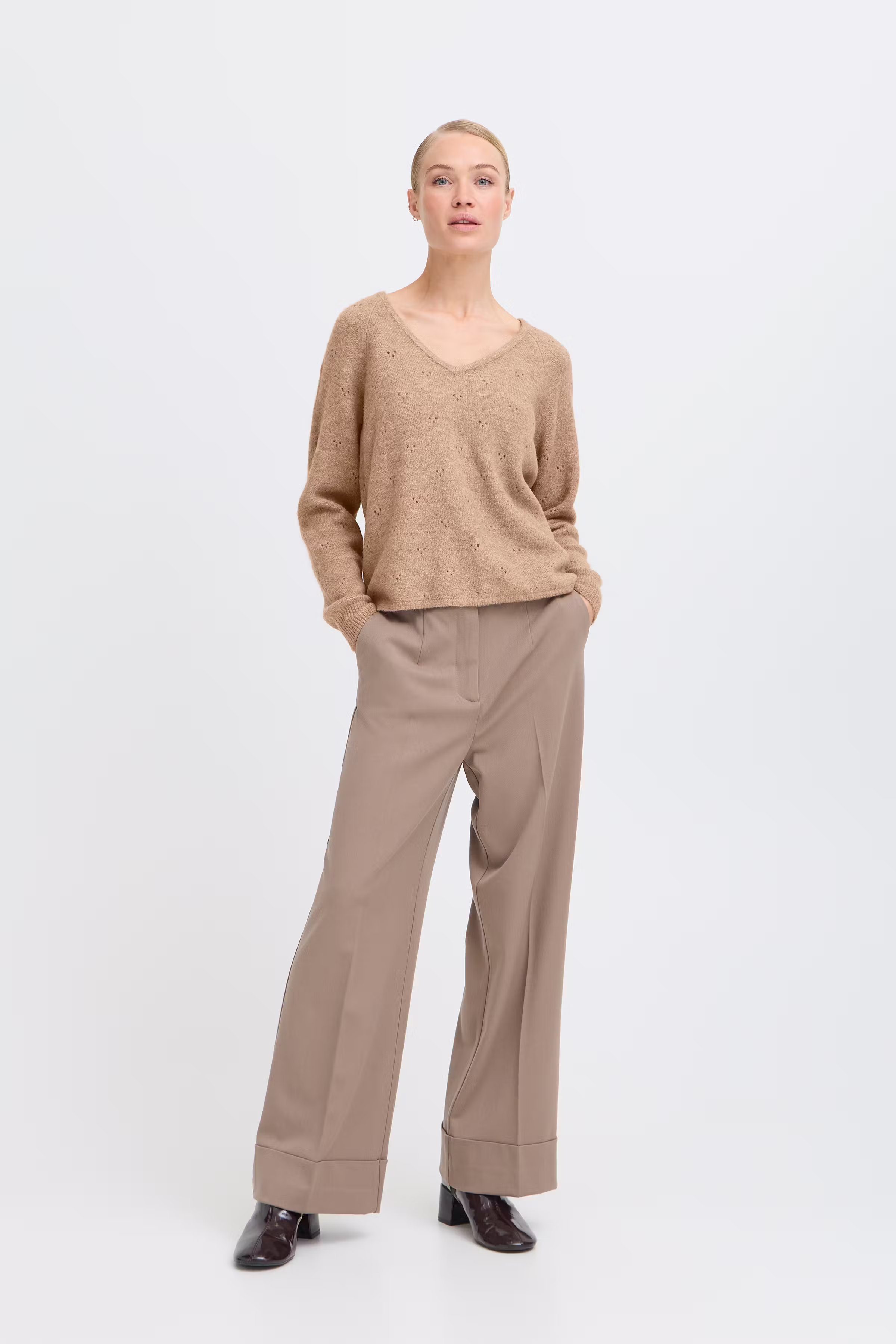 BYMONNA Pullover LOOKBOOK FRONT 20817121-1811121