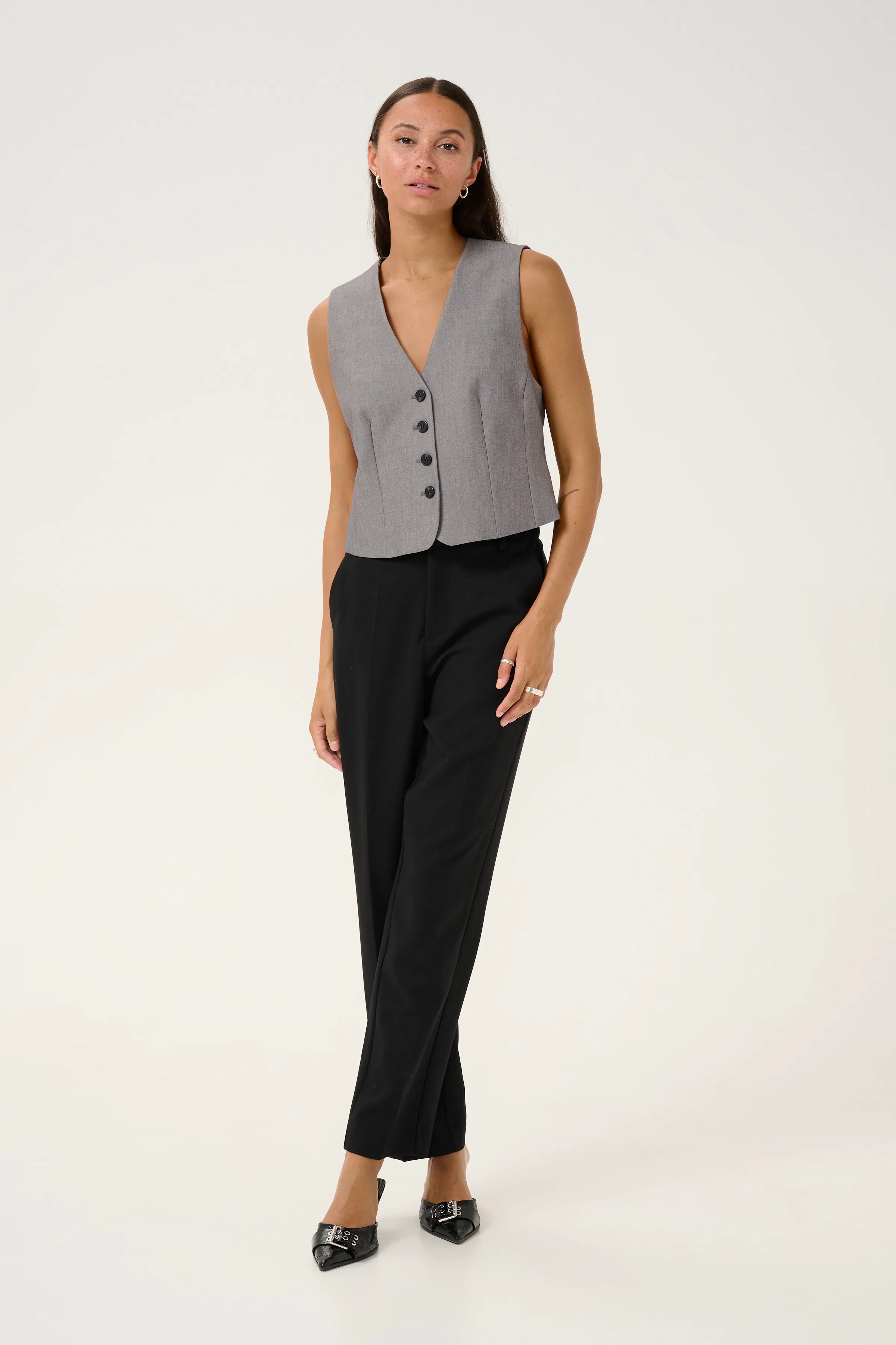 KArey Vest LOOKBOOK FRONT 10509270-100123
