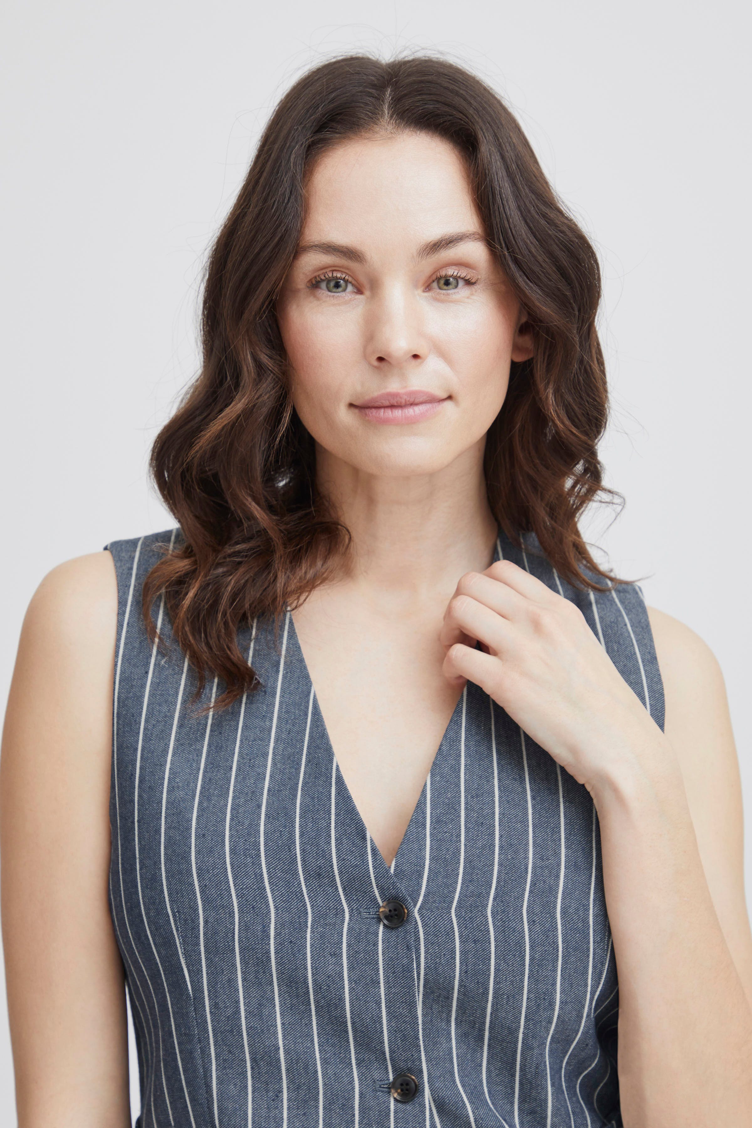 FXRIANNA Vest LOOKBOOK DETAIL 20615353-200119