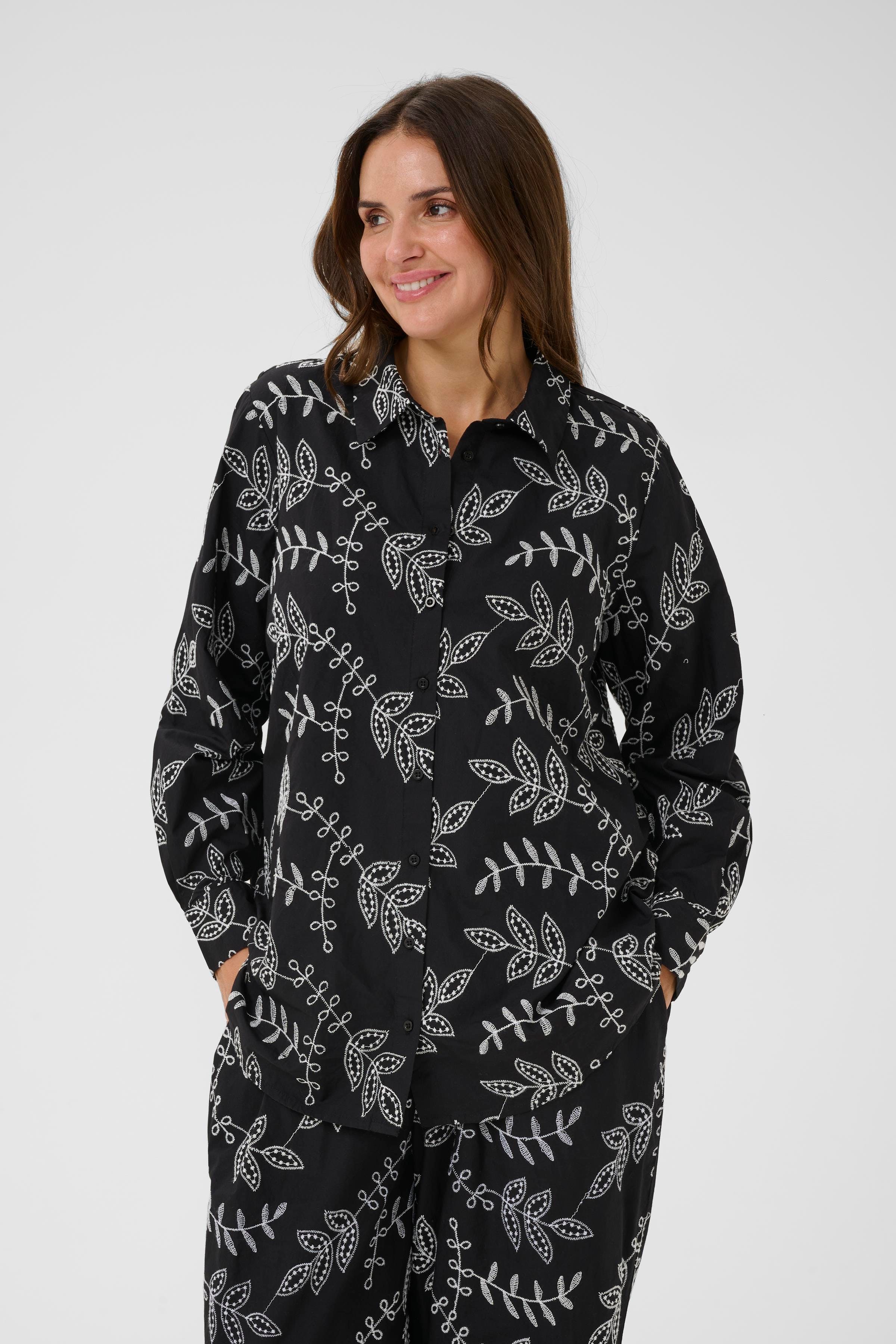 KCelory Shirt LOOKBOOK FRONT 10584017-109006