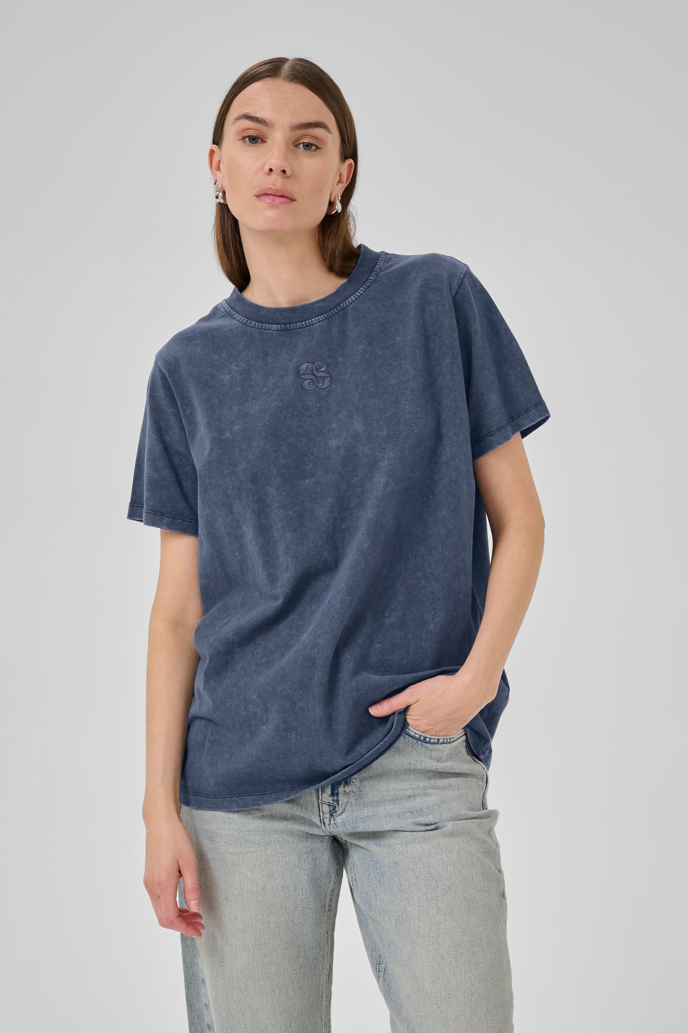 SeattleMW Logo T-shirt LOOKBOOK FRONT 10704898-108277