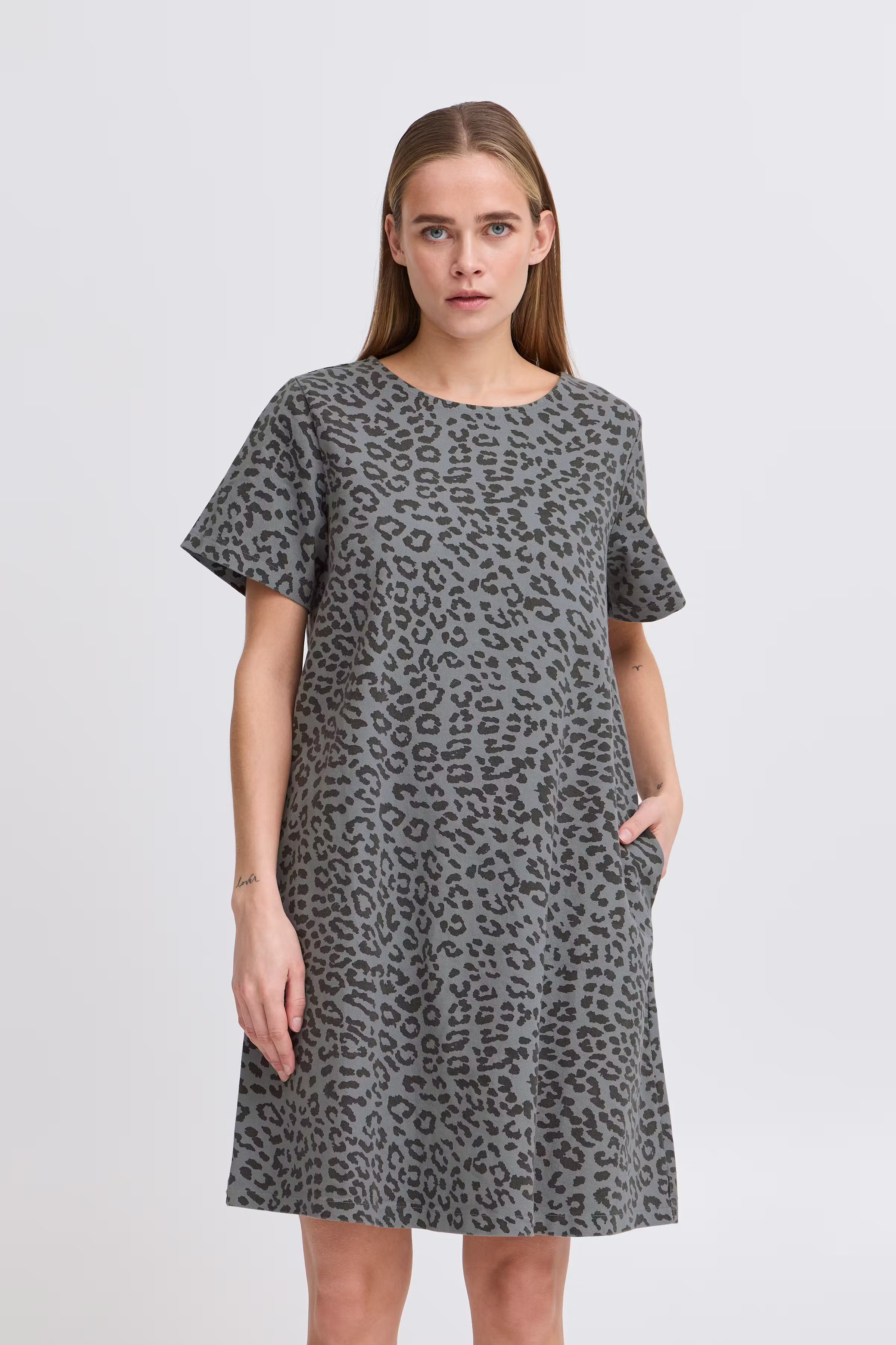 IXJILLA Kleid LOOKBOOK FRONT 20123640-205225