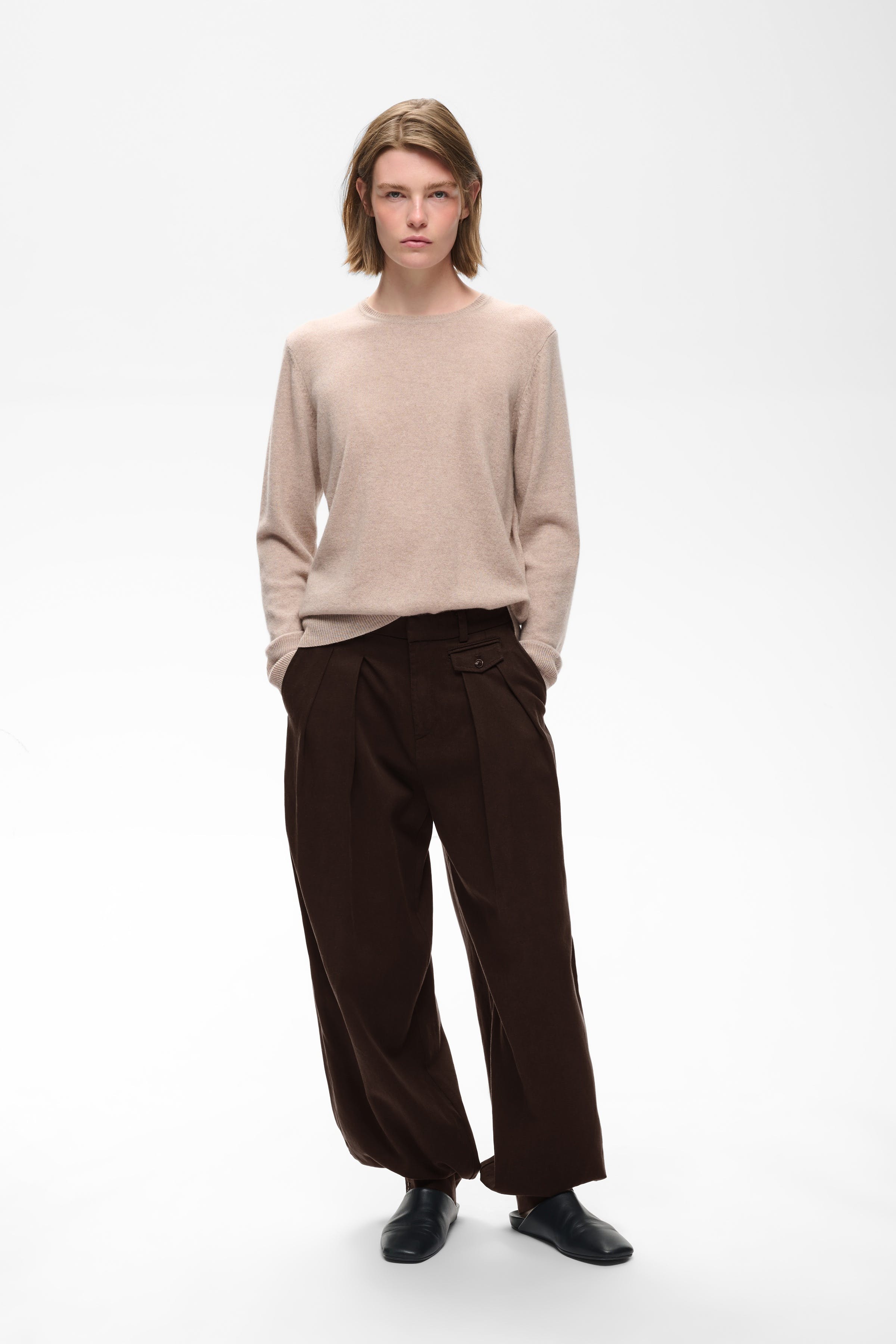 HESSIW Hose LOOKBOOK FRONT 30112801-191109