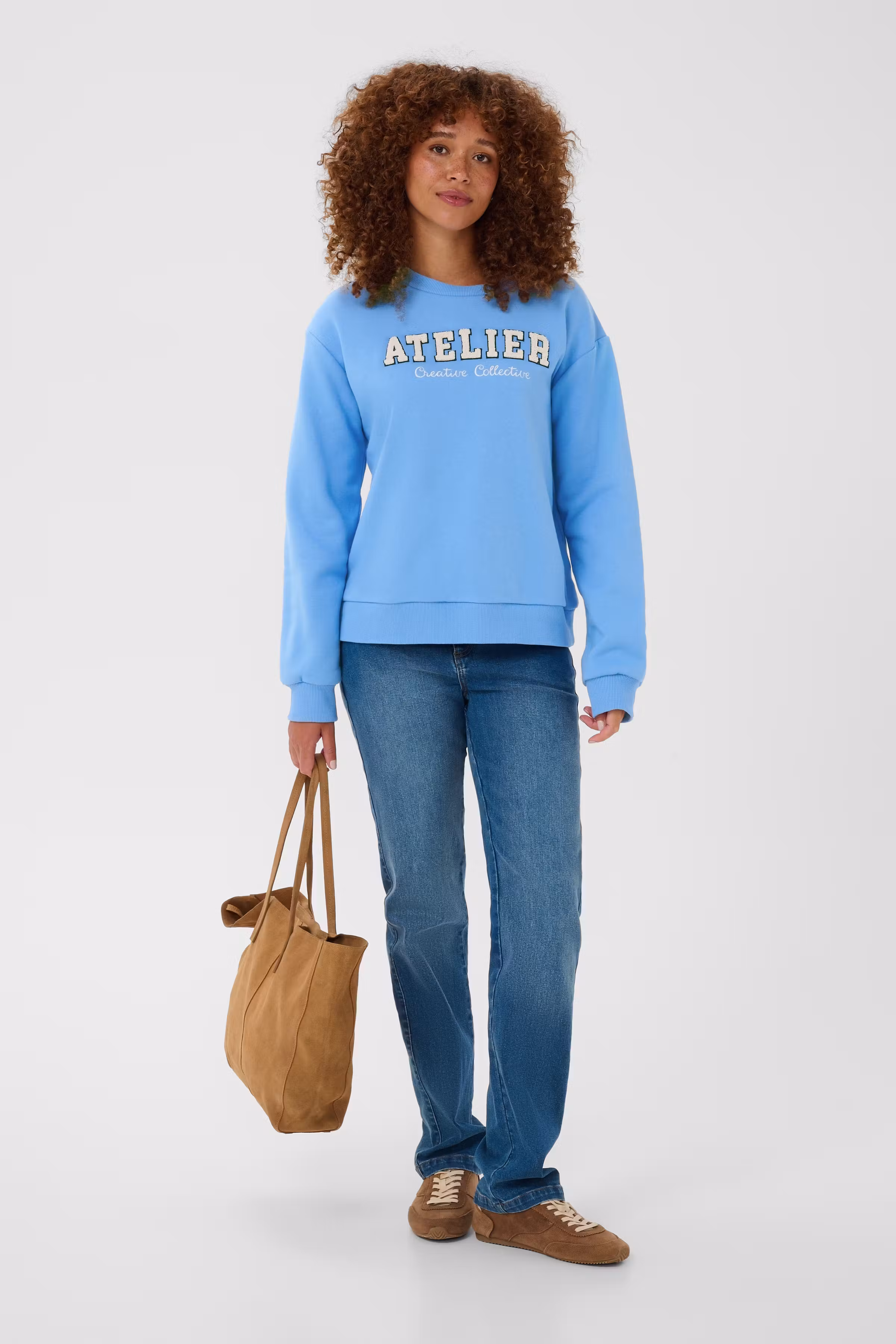 KAgisele Sweatshirt LOOKBOOK FRONT 10512023-164032