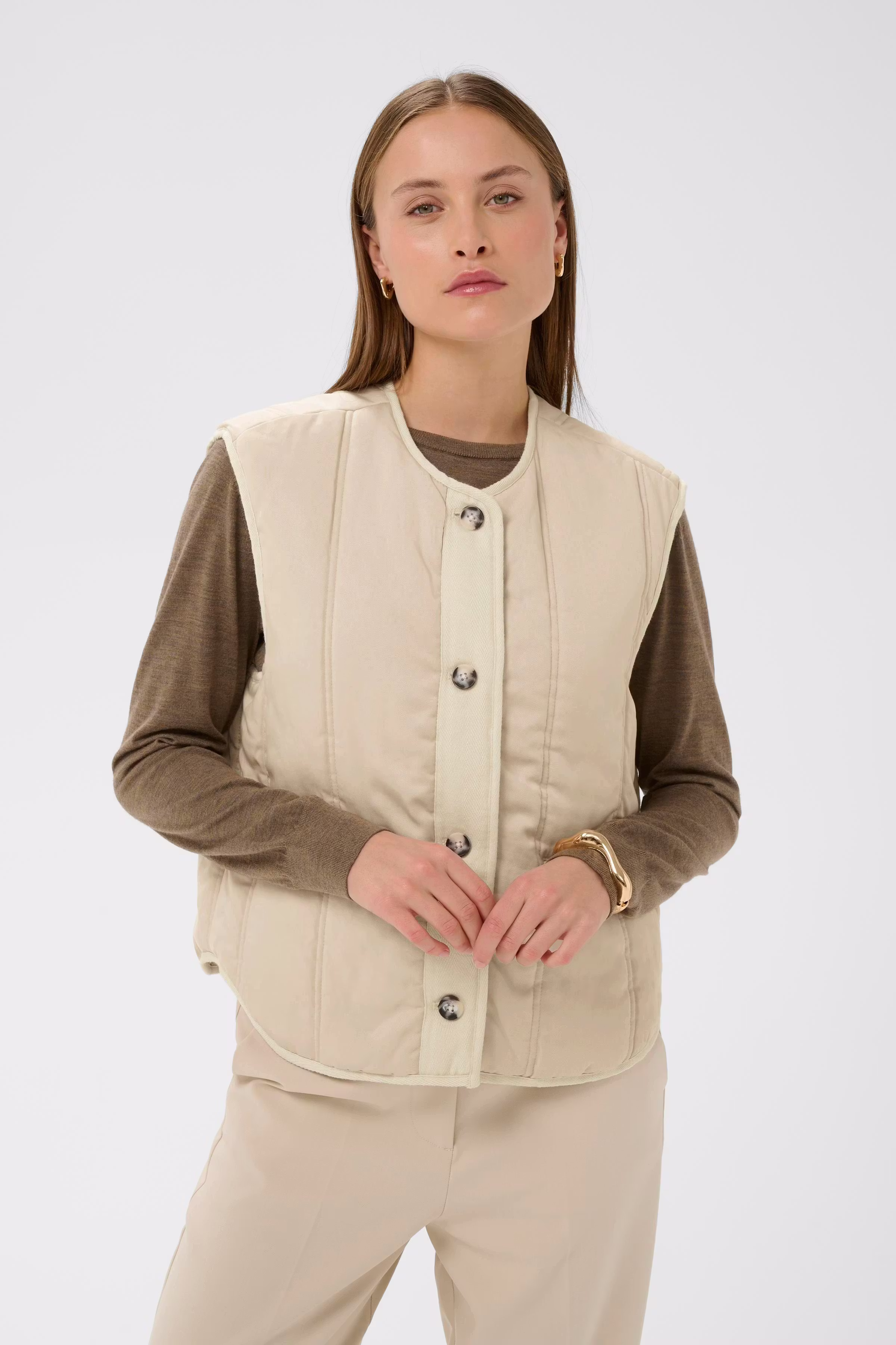 SLElira Warm waistcoat LOOKBOOK FRONT 30409138-130401