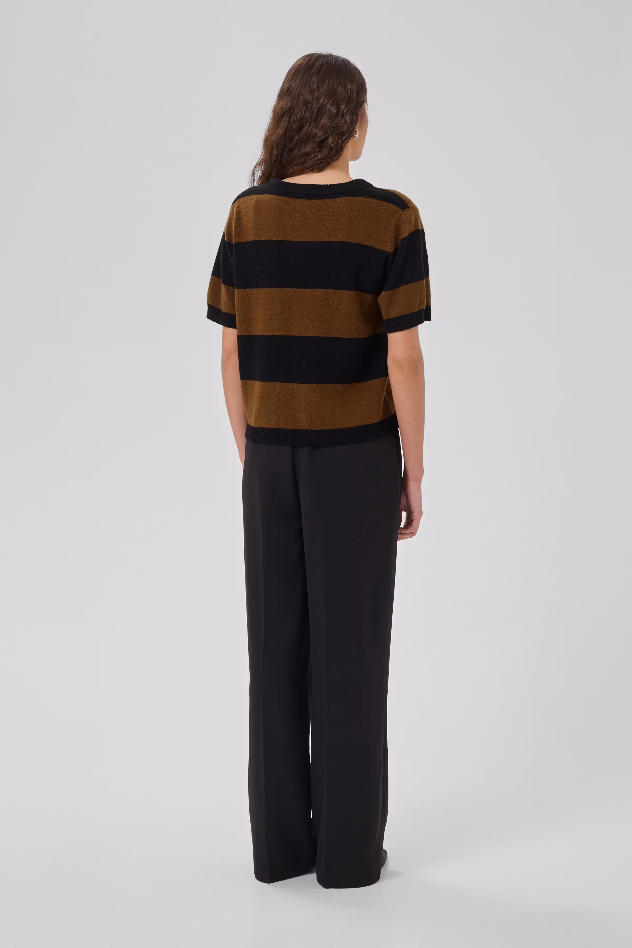 MWJola Pullover LOOKBOOK BACK 10705421-110044