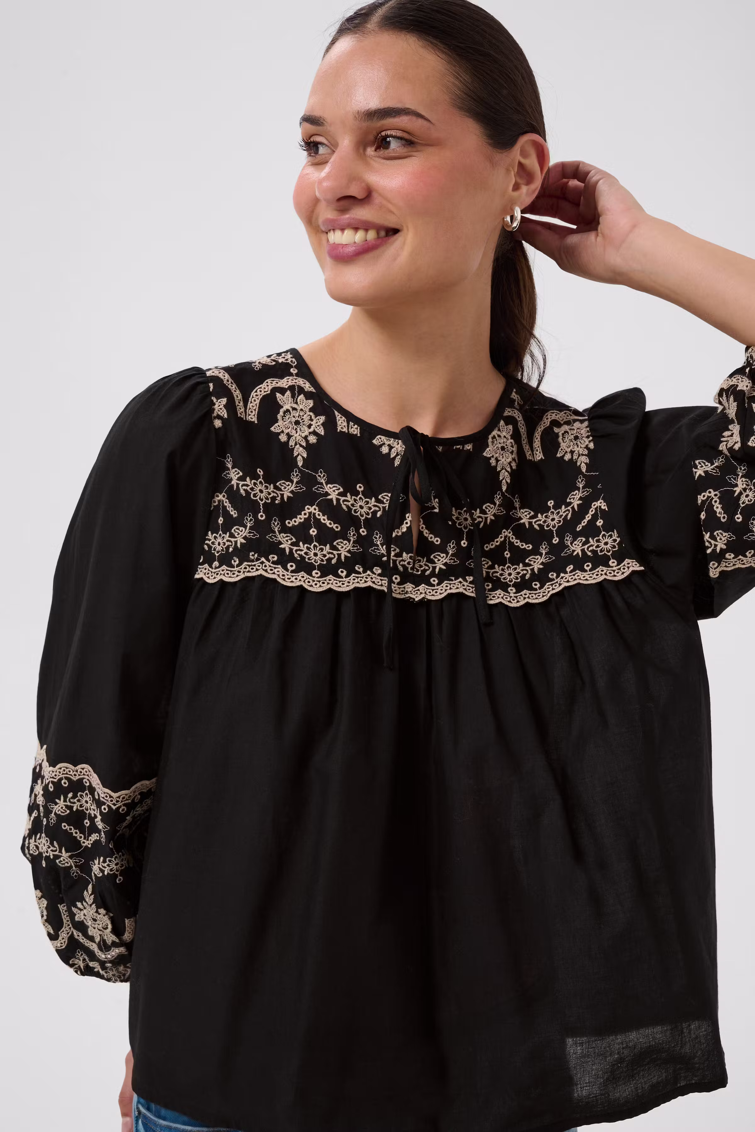 KAkis Bluse LOOKBOOK DETAIL 10511878-100121