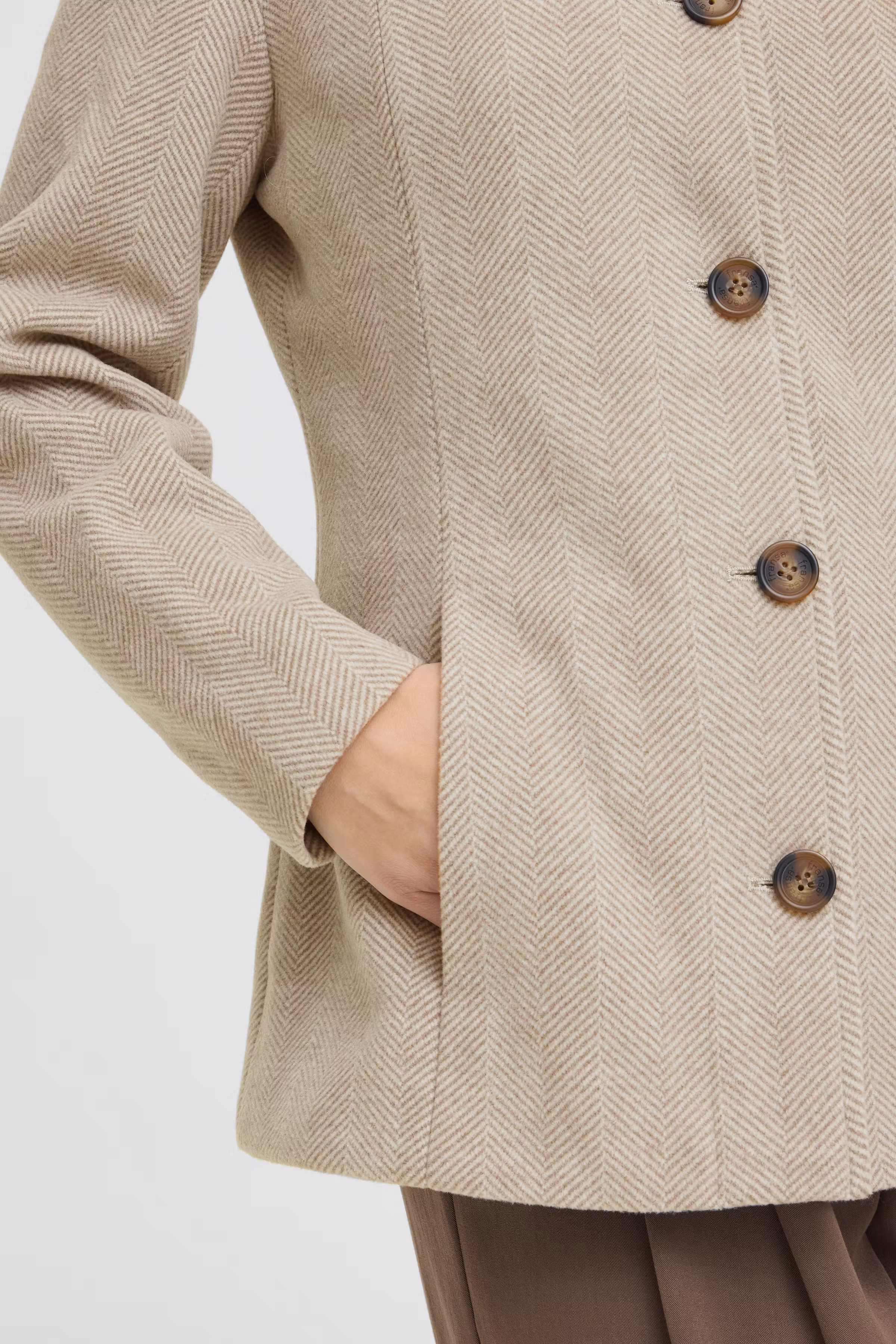 FREVILLA Outerwear LOOKBOOK DETAIL 20617959-900009855