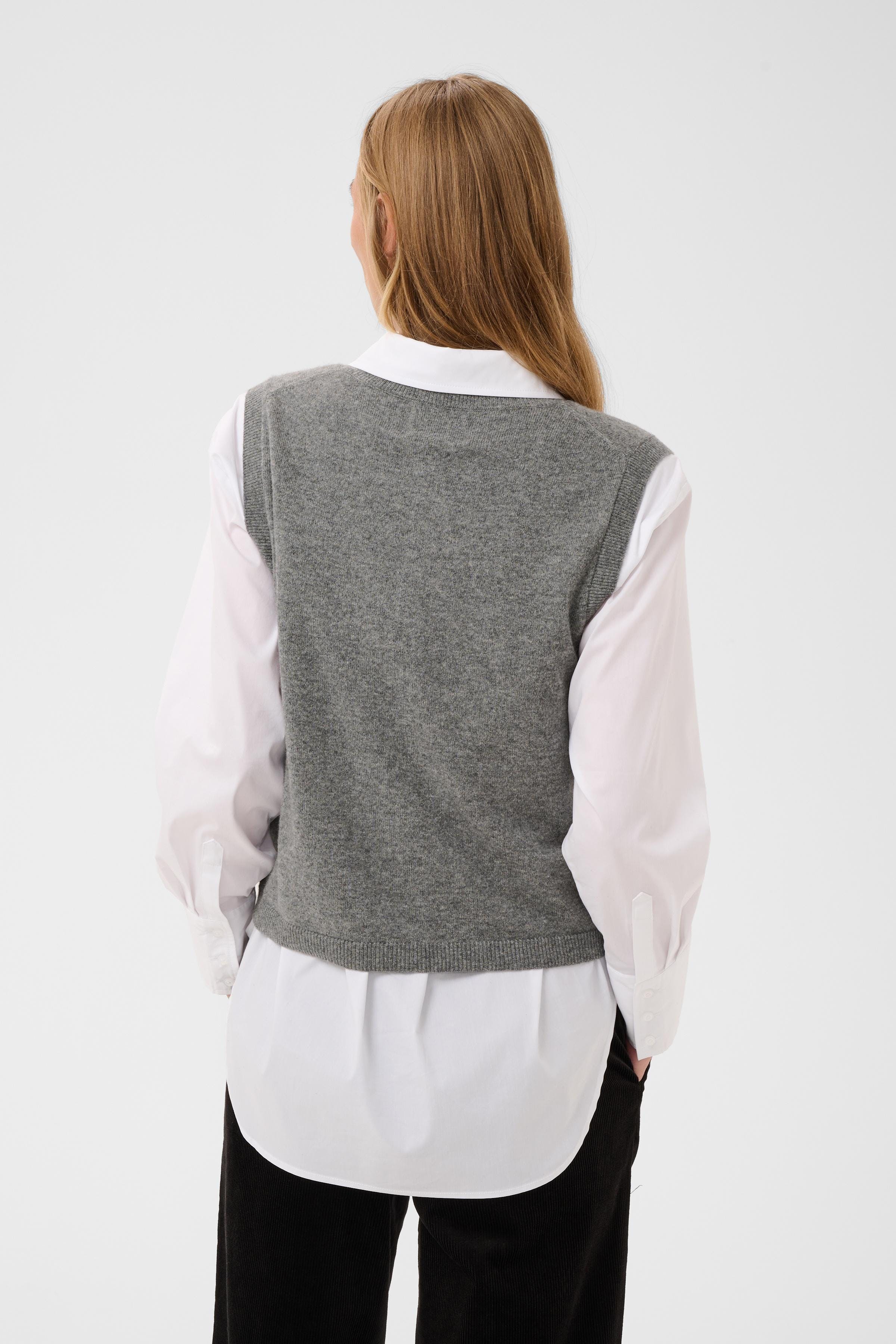 CaniaPW Vest LOOKBOOK FRONT 30310872-1802011