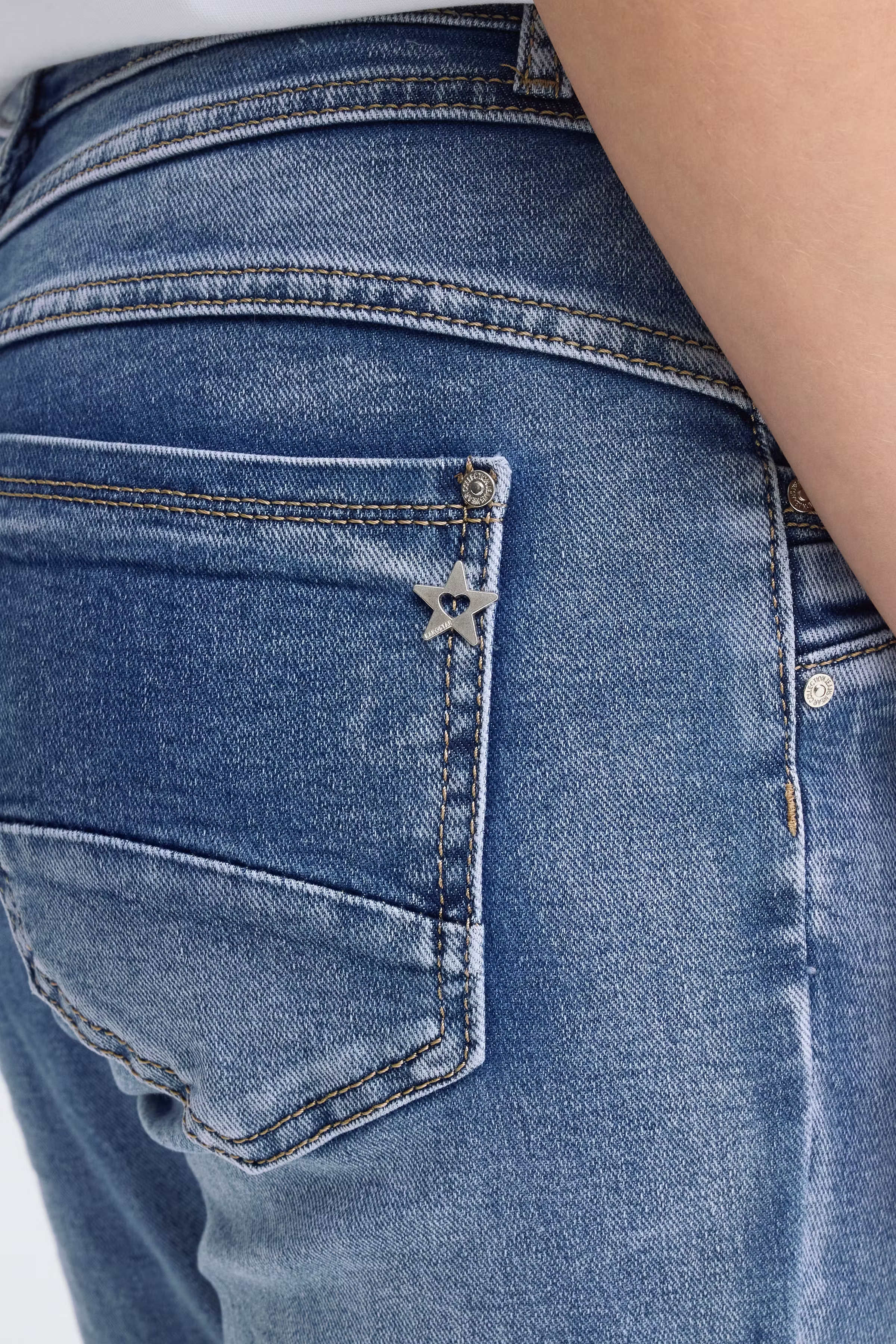 SBPRETTY Jeans LOOKBOOK DETAIL 22100944-202820