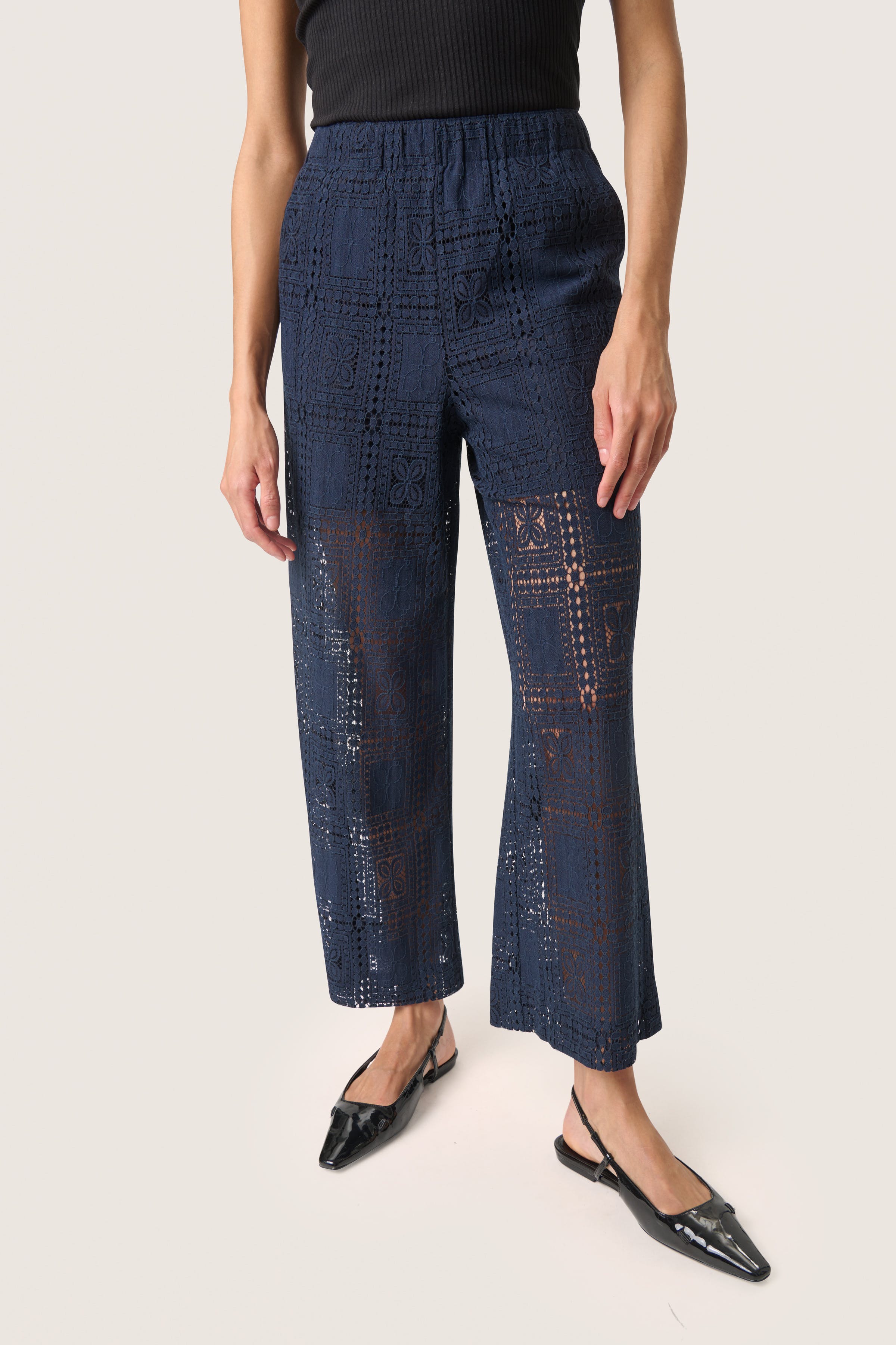 SLCoopelia Byxor LOOKBOOK FRONT 30408333-193924