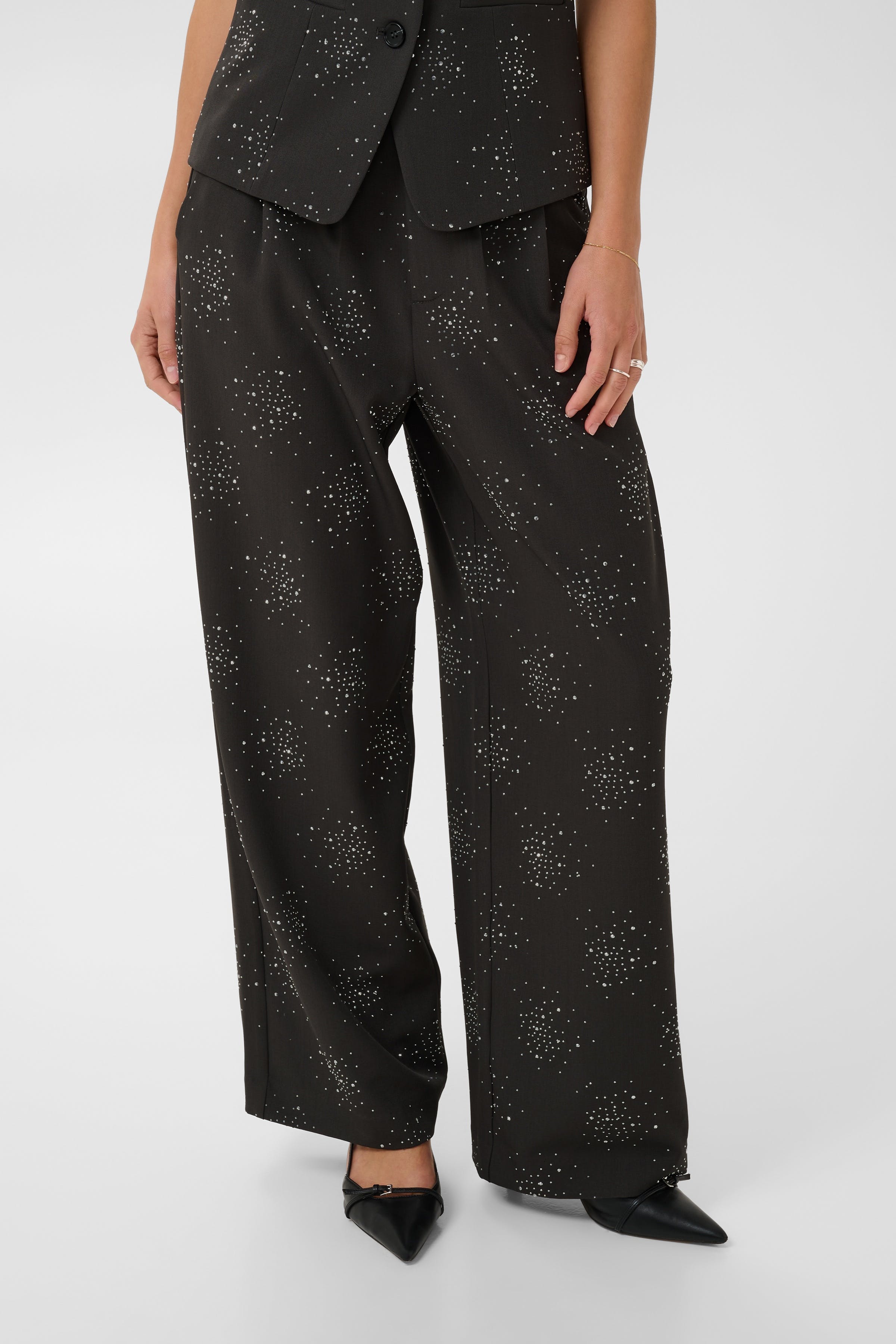 UsagiSZ Trousers LOOKBOOK FRONT 30515600-190000