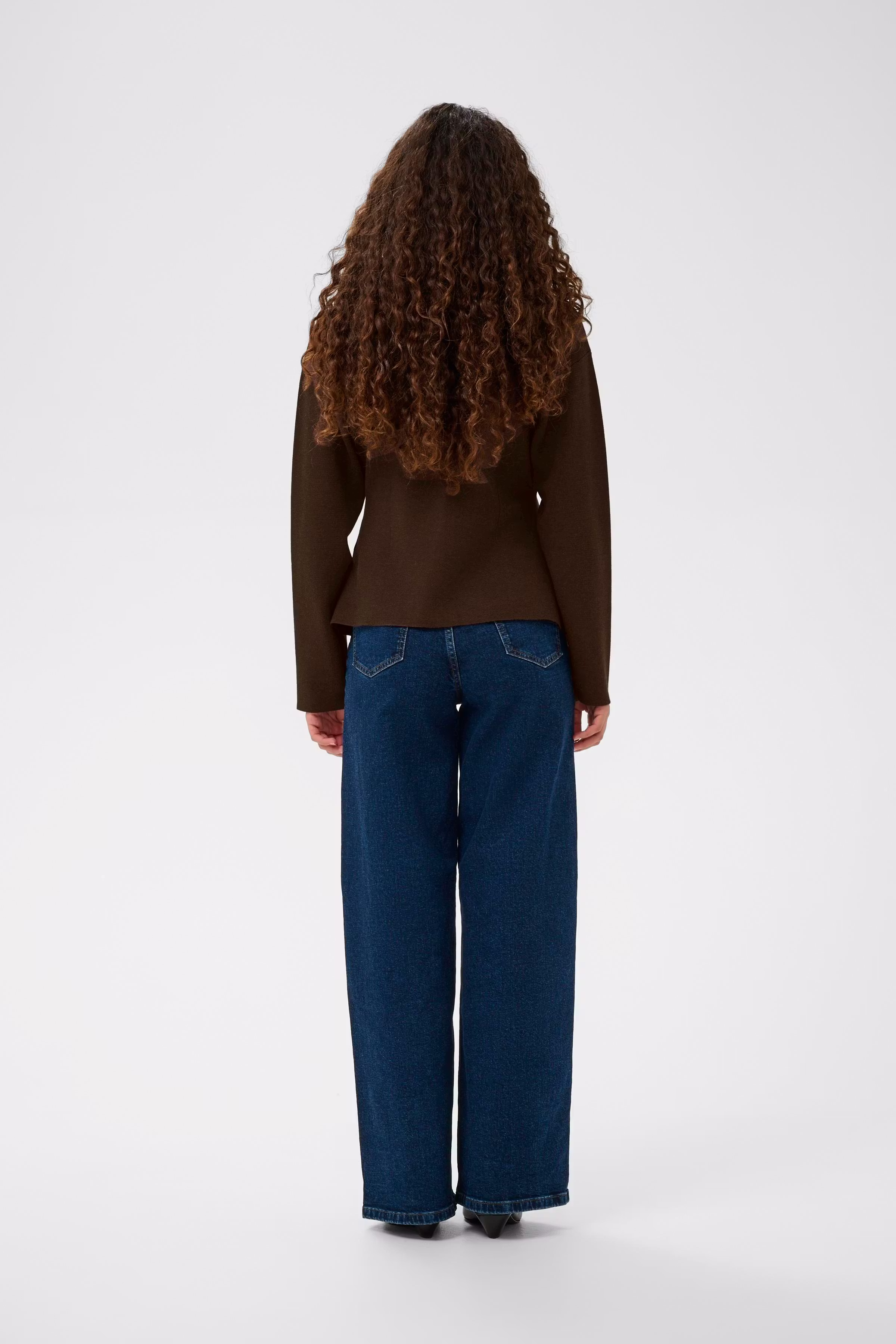 YenahIW Fitted Cardigan LOOKBOOK BACK 30111125-1914191