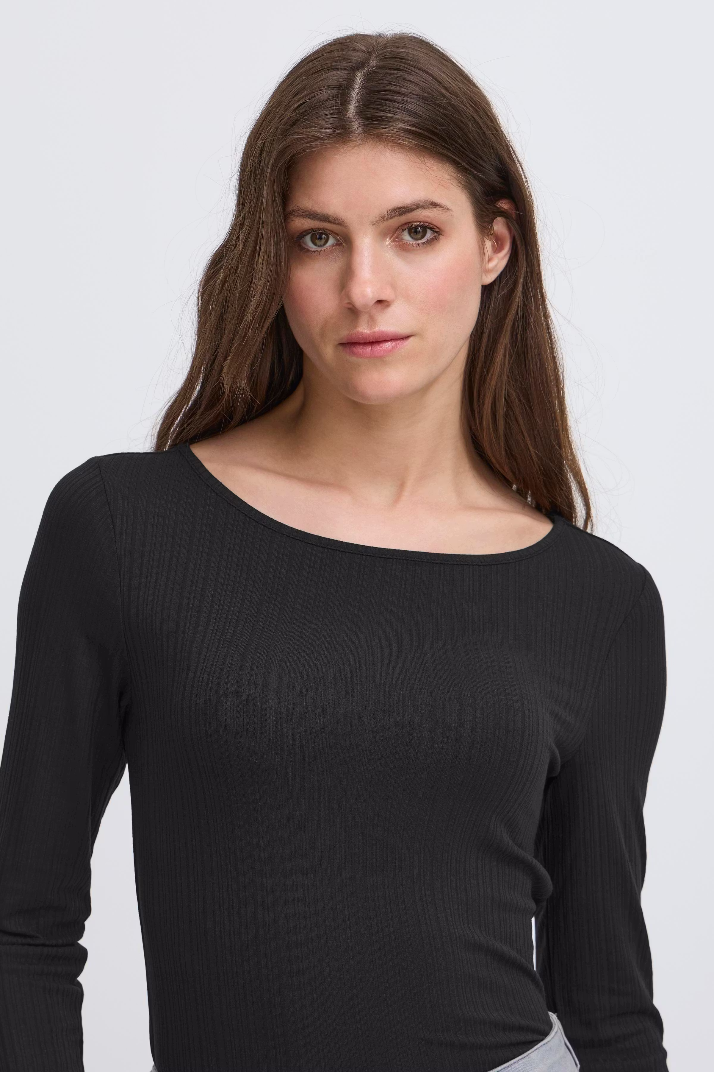 IHCELLA T-shirt LOOKBOOK DETAIL 20122819-194008