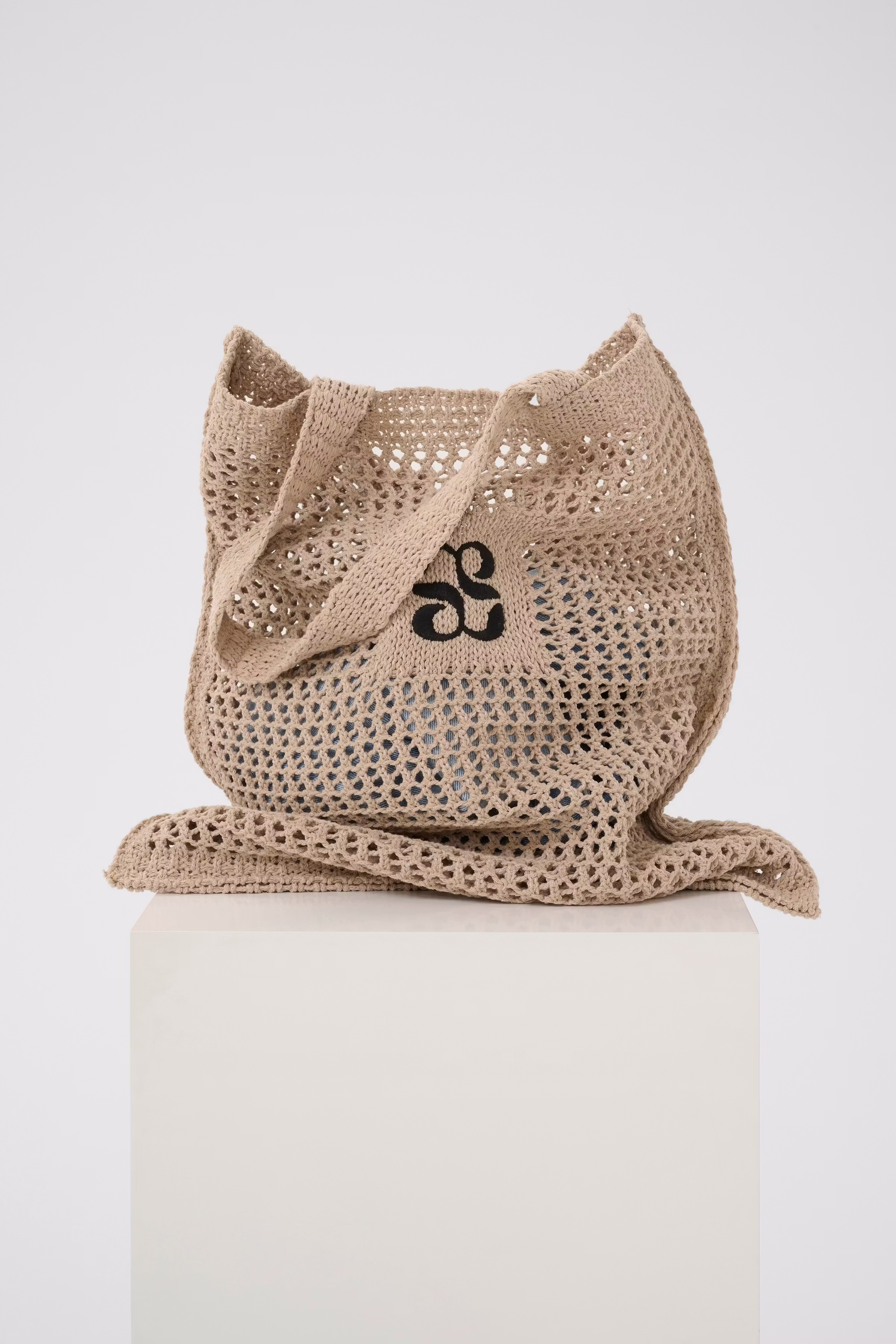 MWCrochet Bag LOOKBOOK FRONT 10705192-108028