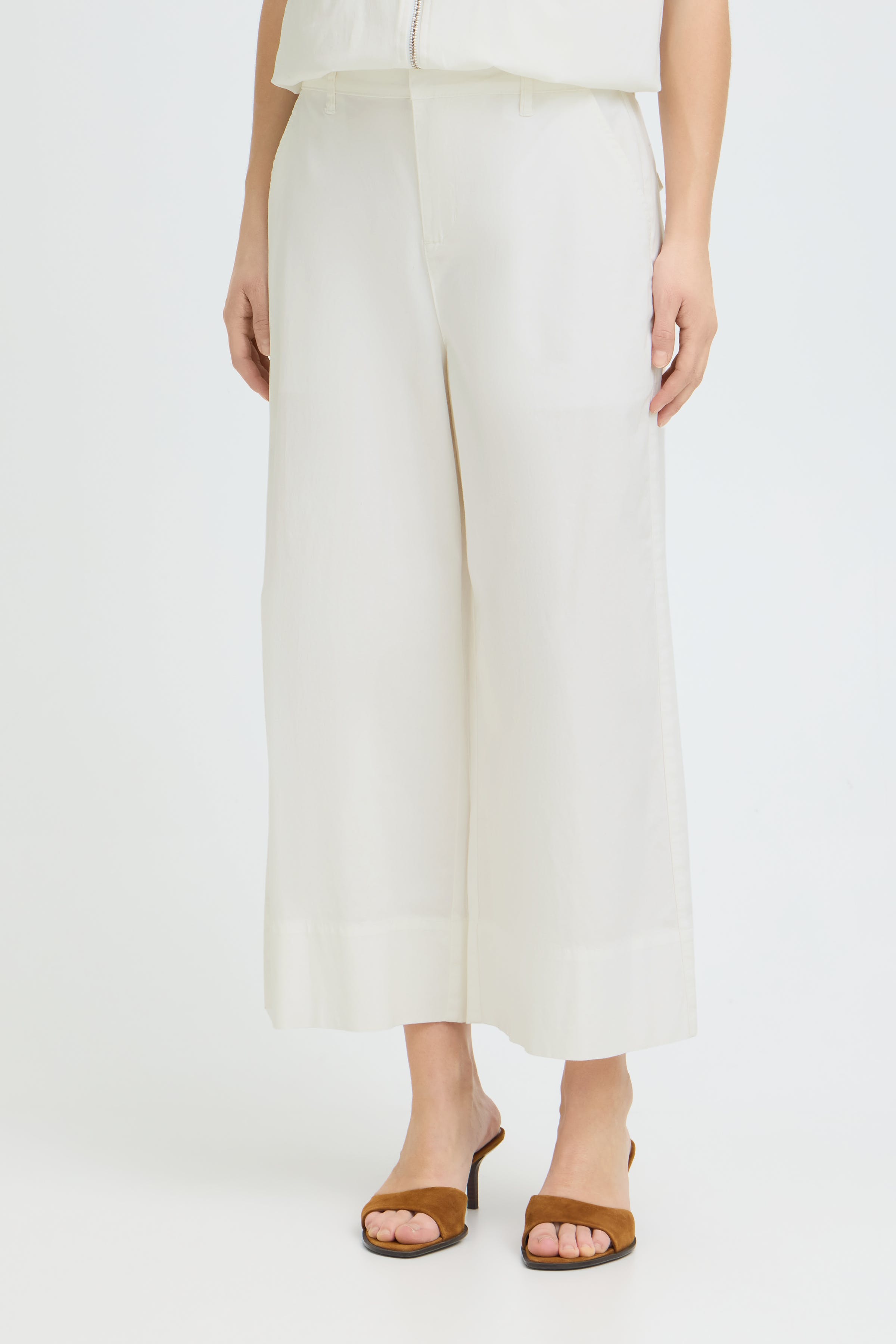 PZCLAUDIA Hose LOOKBOOK FRONT 50210524-114201