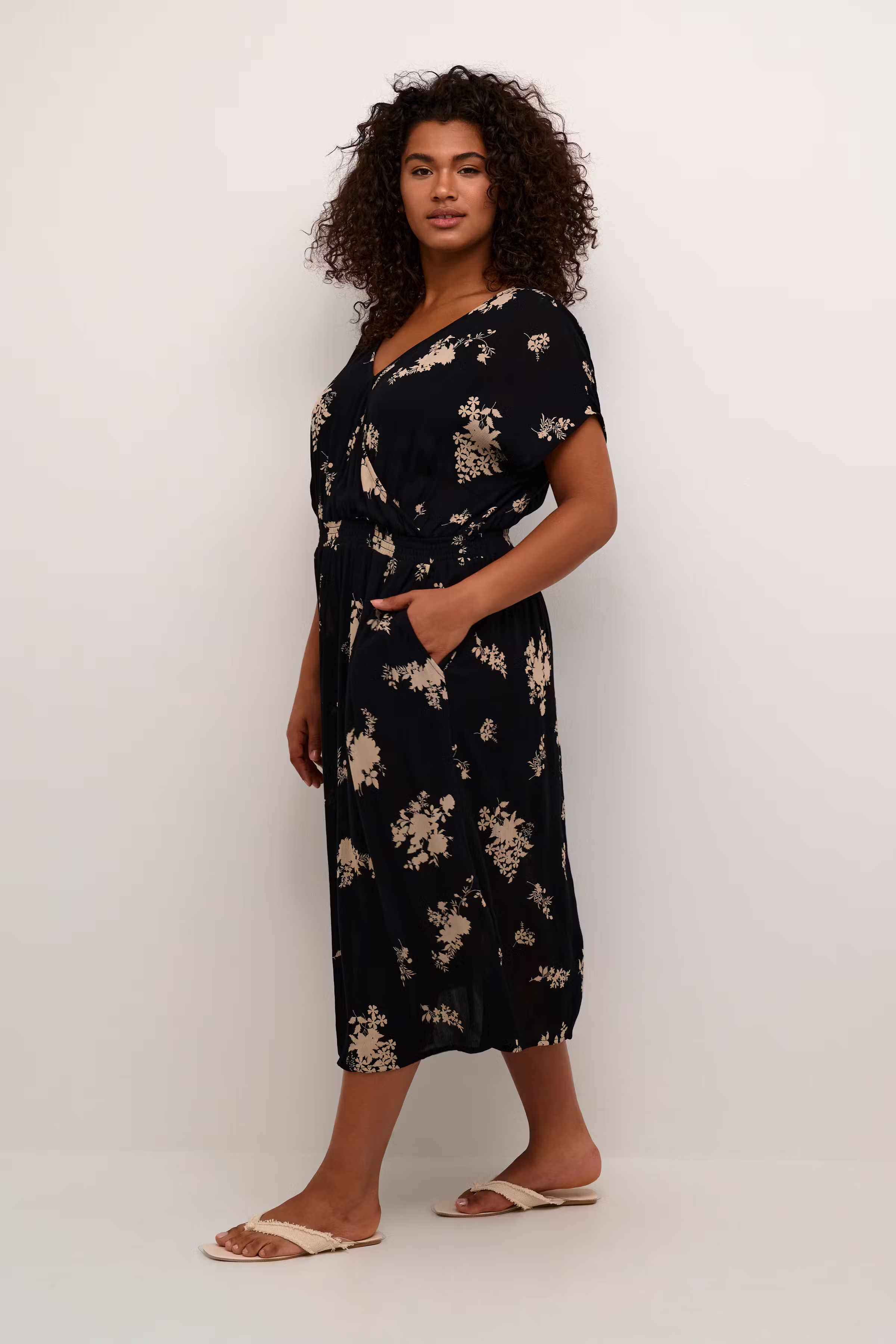 KCjenna Kleid LOOKBOOK FRONT 10582528-106367